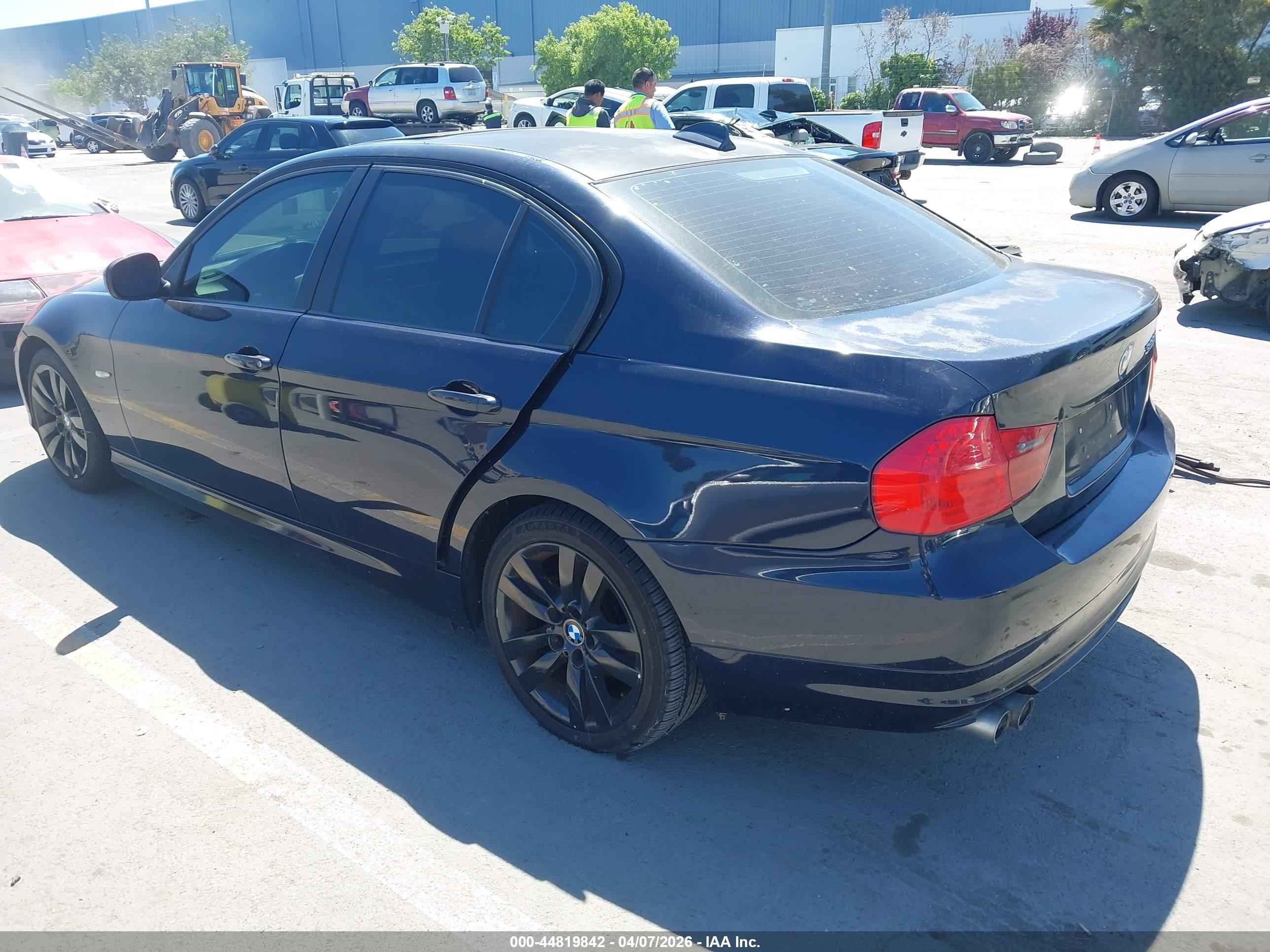 BMW 328I image 3