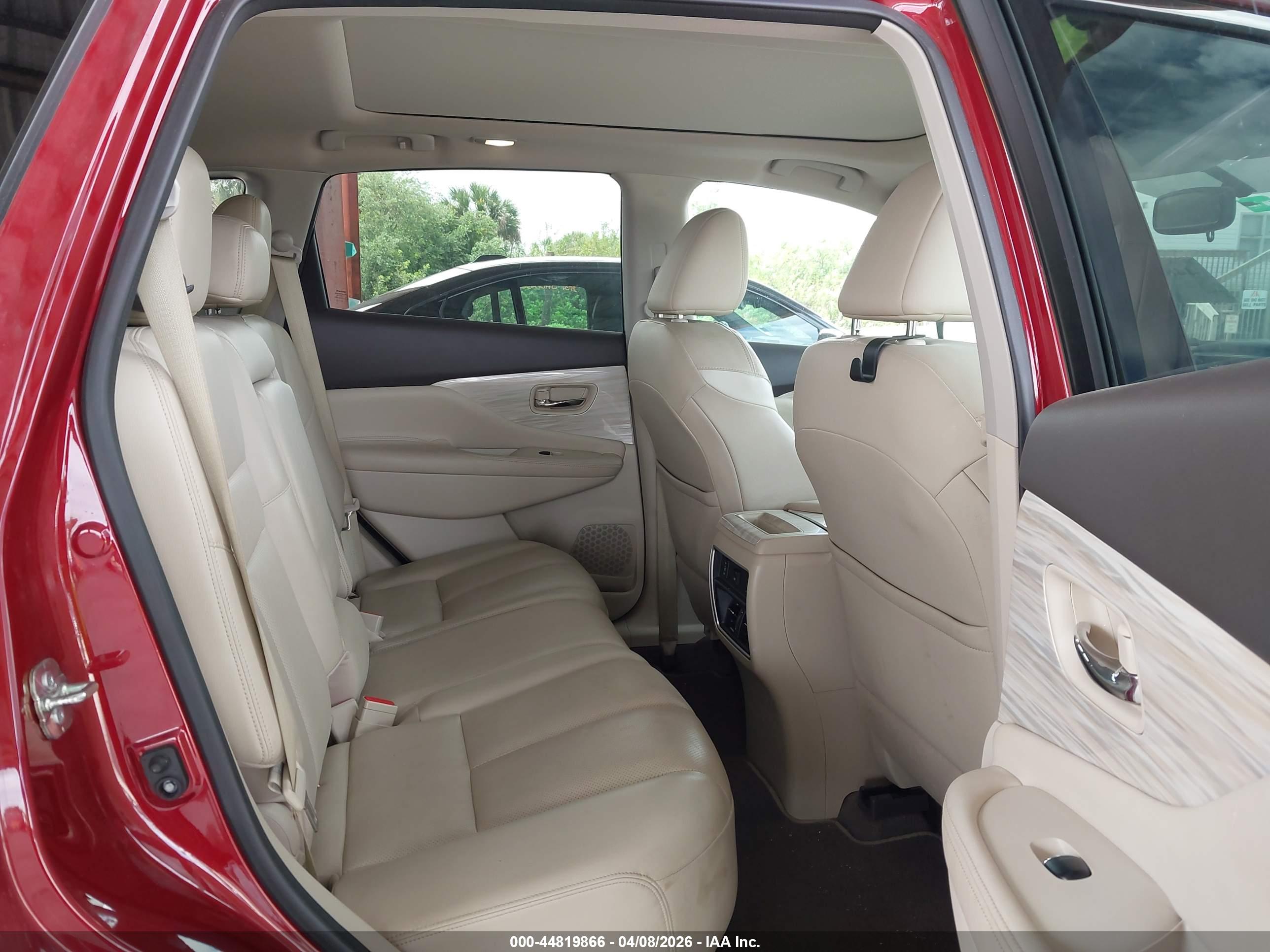 NISSAN MURANO image 8