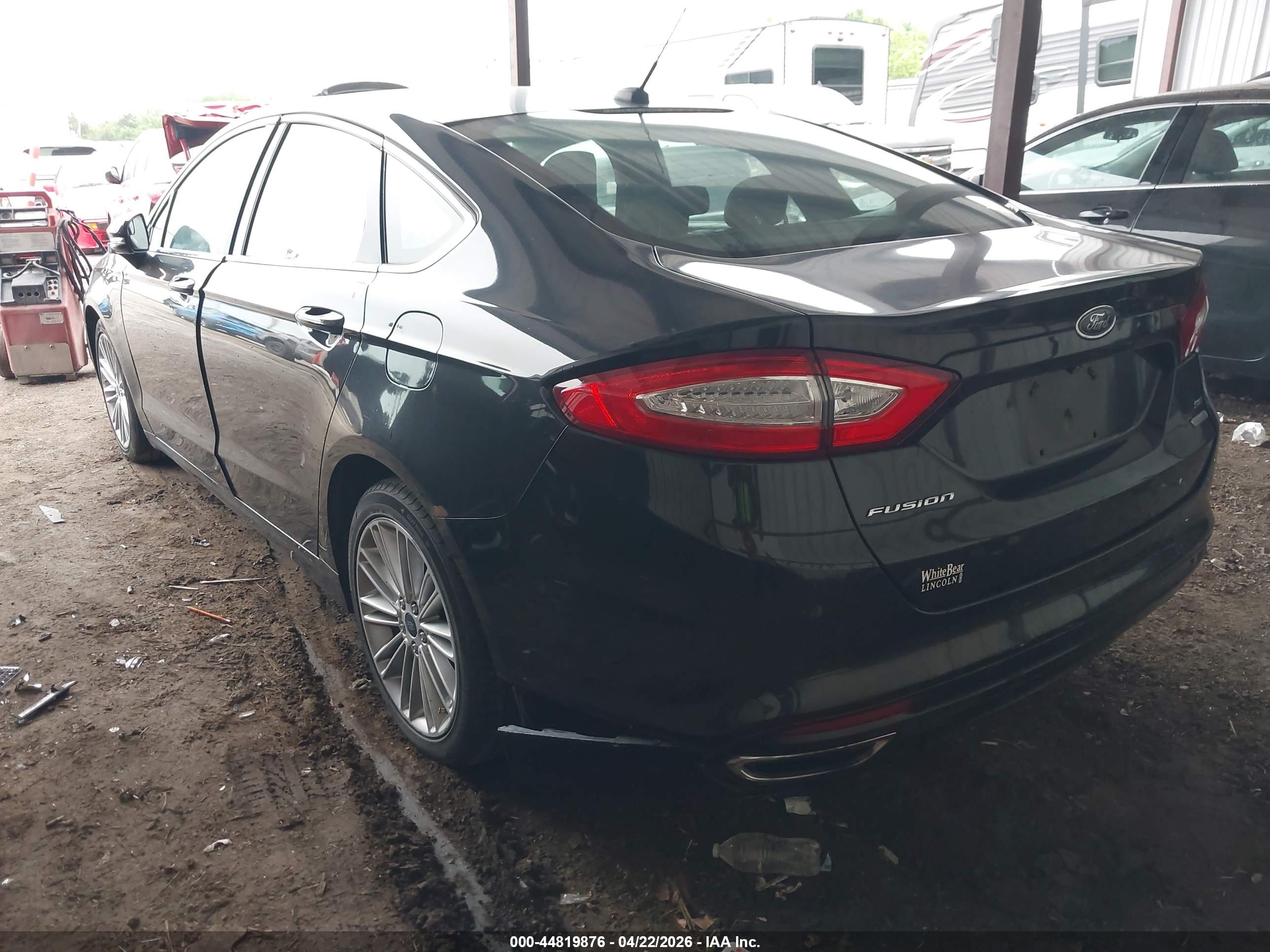 FORD FUSION image 3