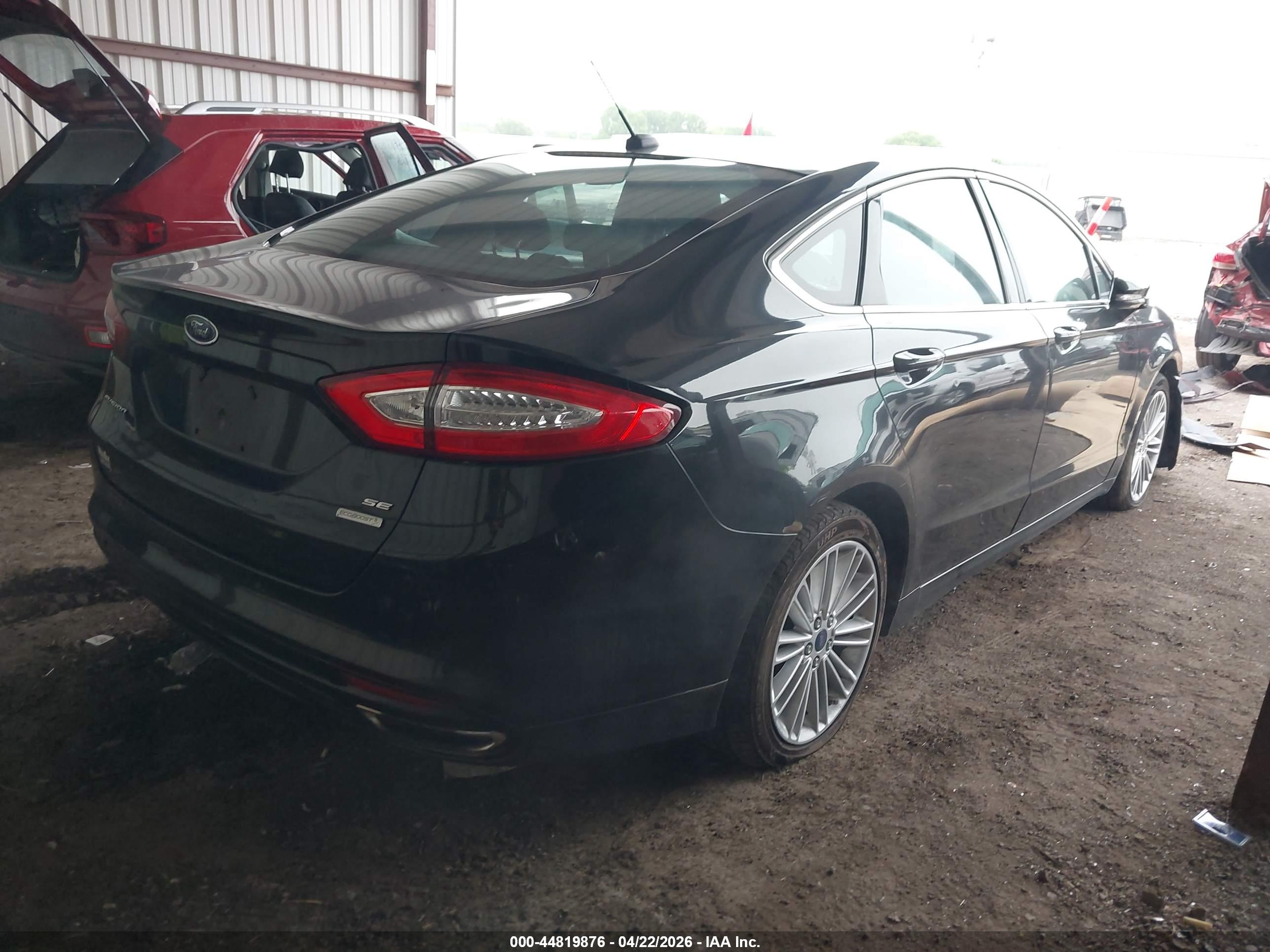 FORD FUSION image 4