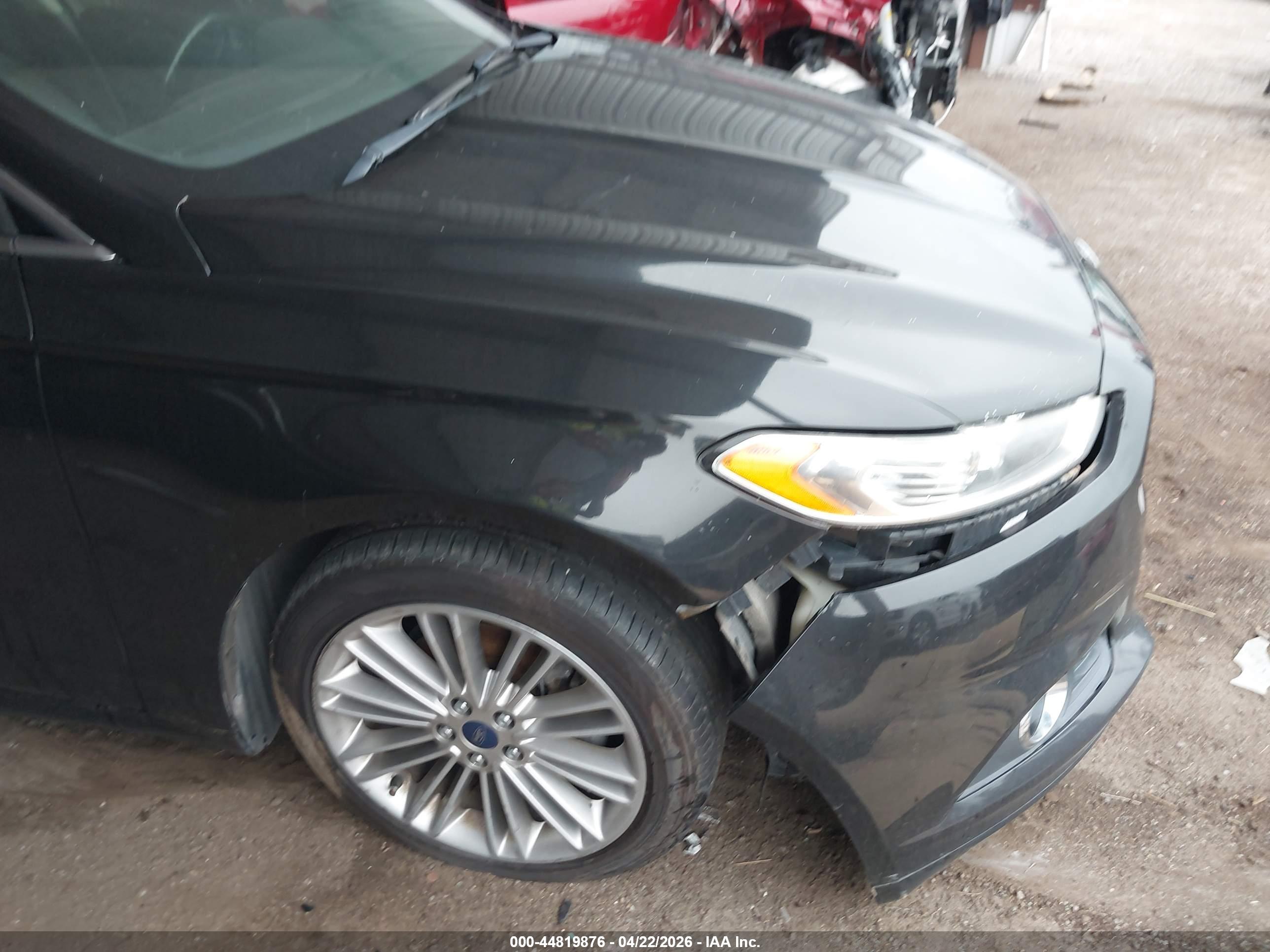 FORD FUSION image 6