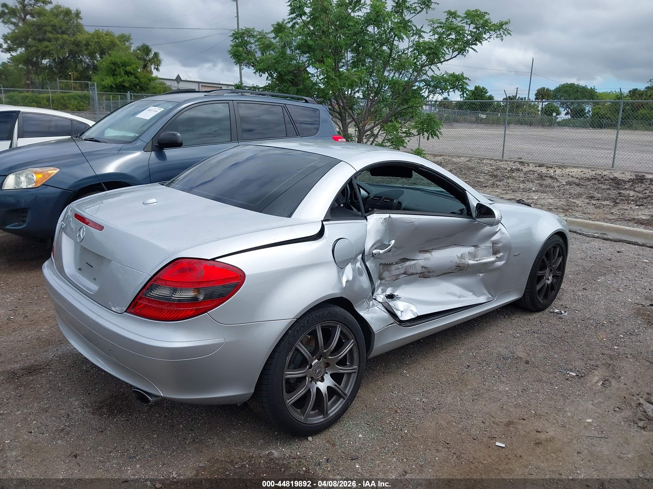 MERCEDES-BENZ SLK image 4