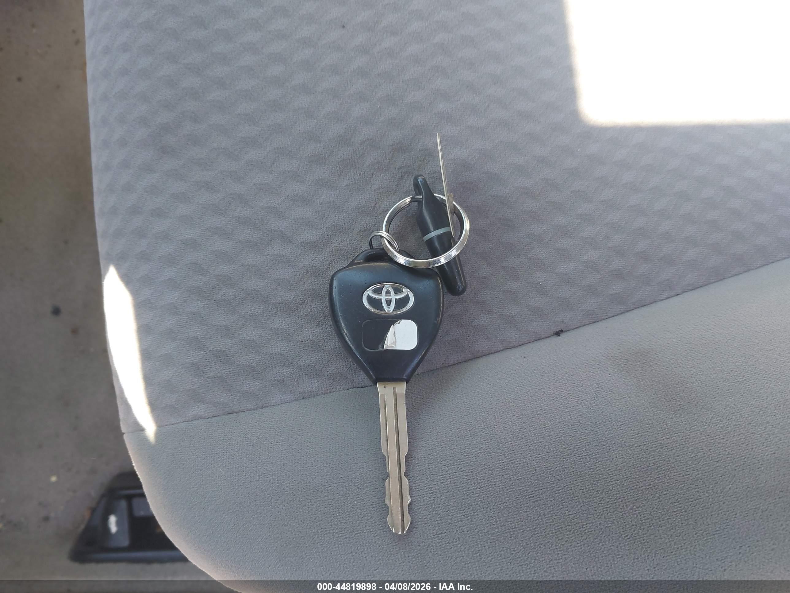 TOYOTA CAMRY image 11
