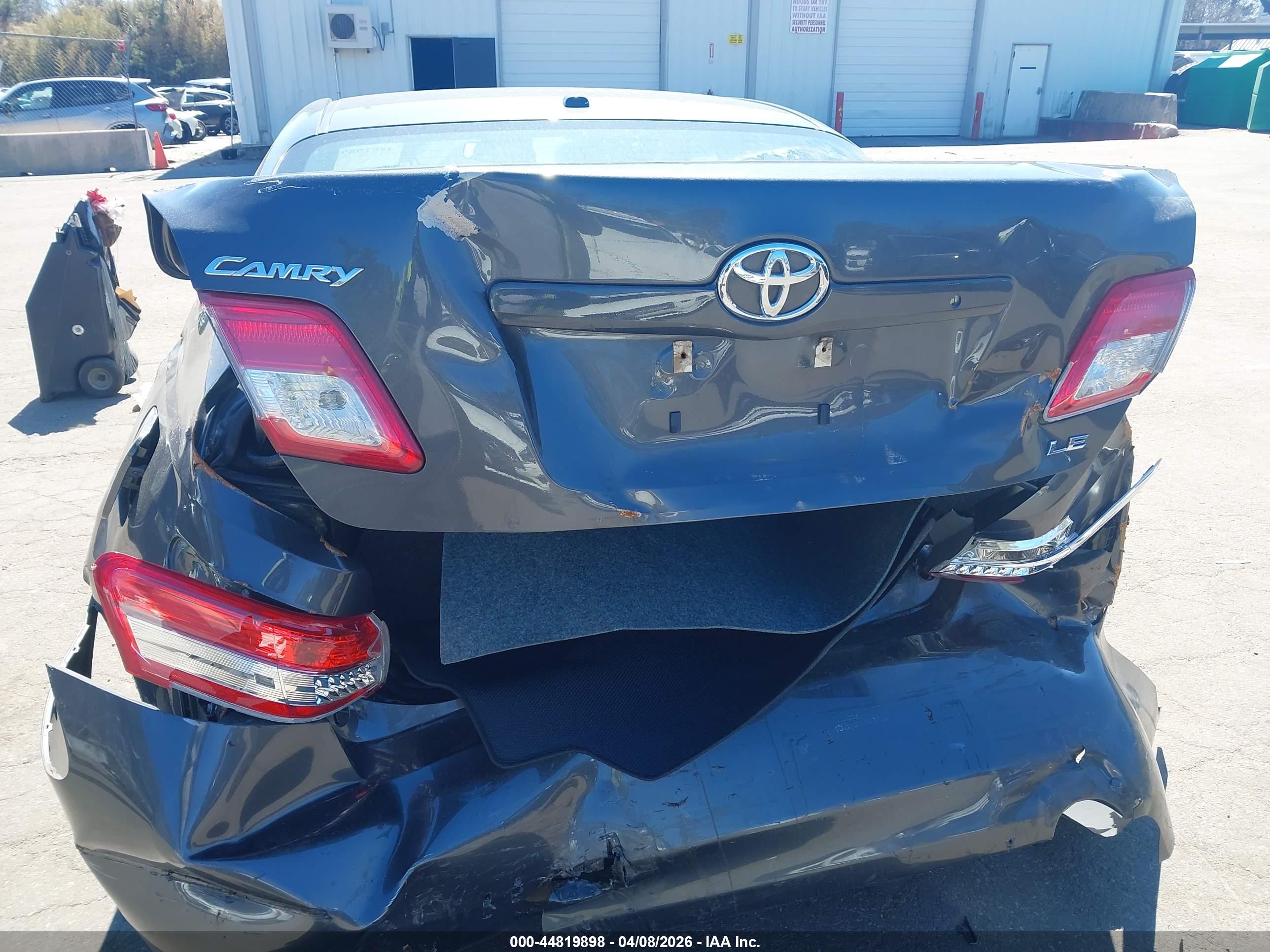TOYOTA CAMRY image 6