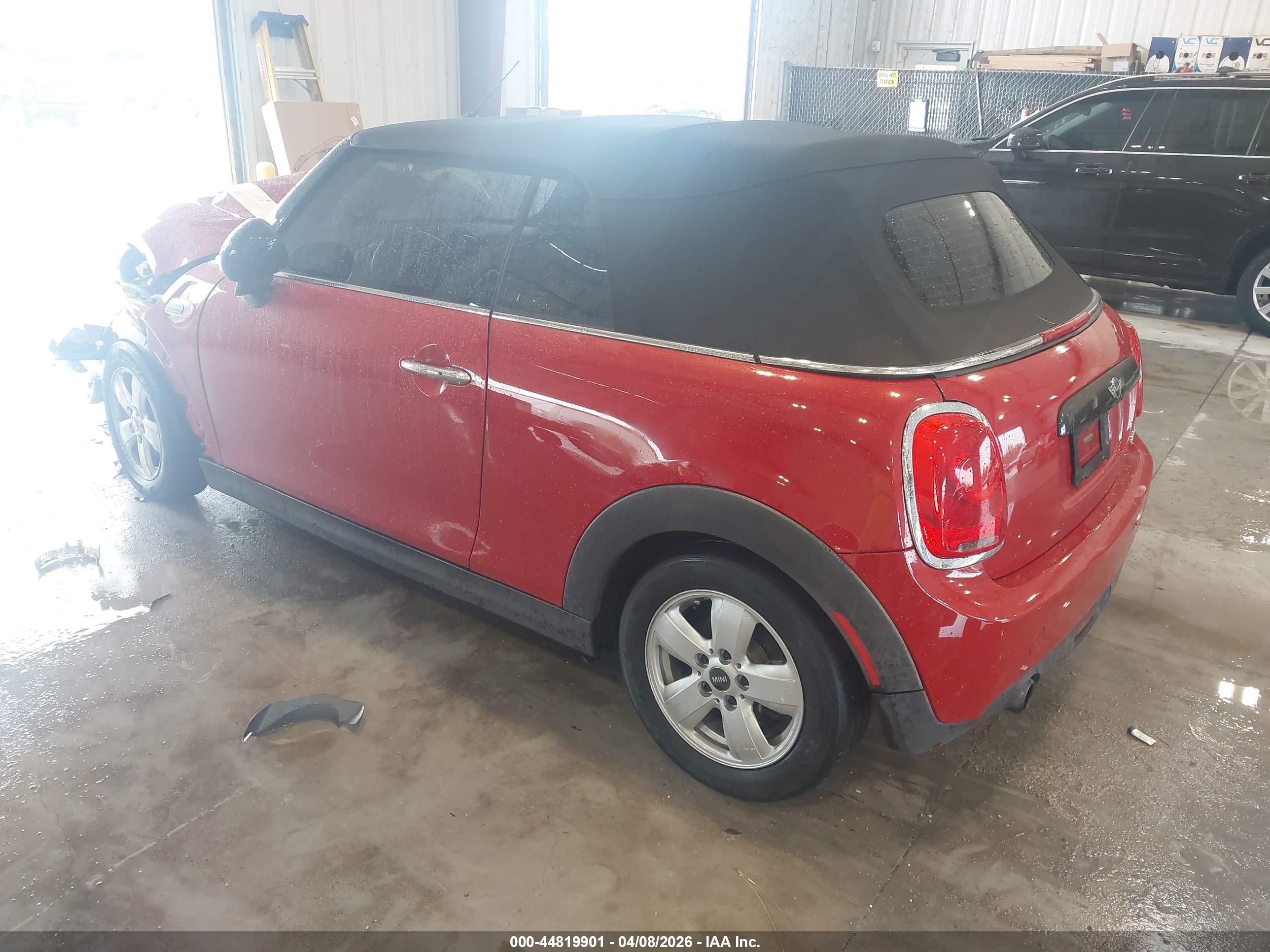 MINI CONVERTIBLE image 3