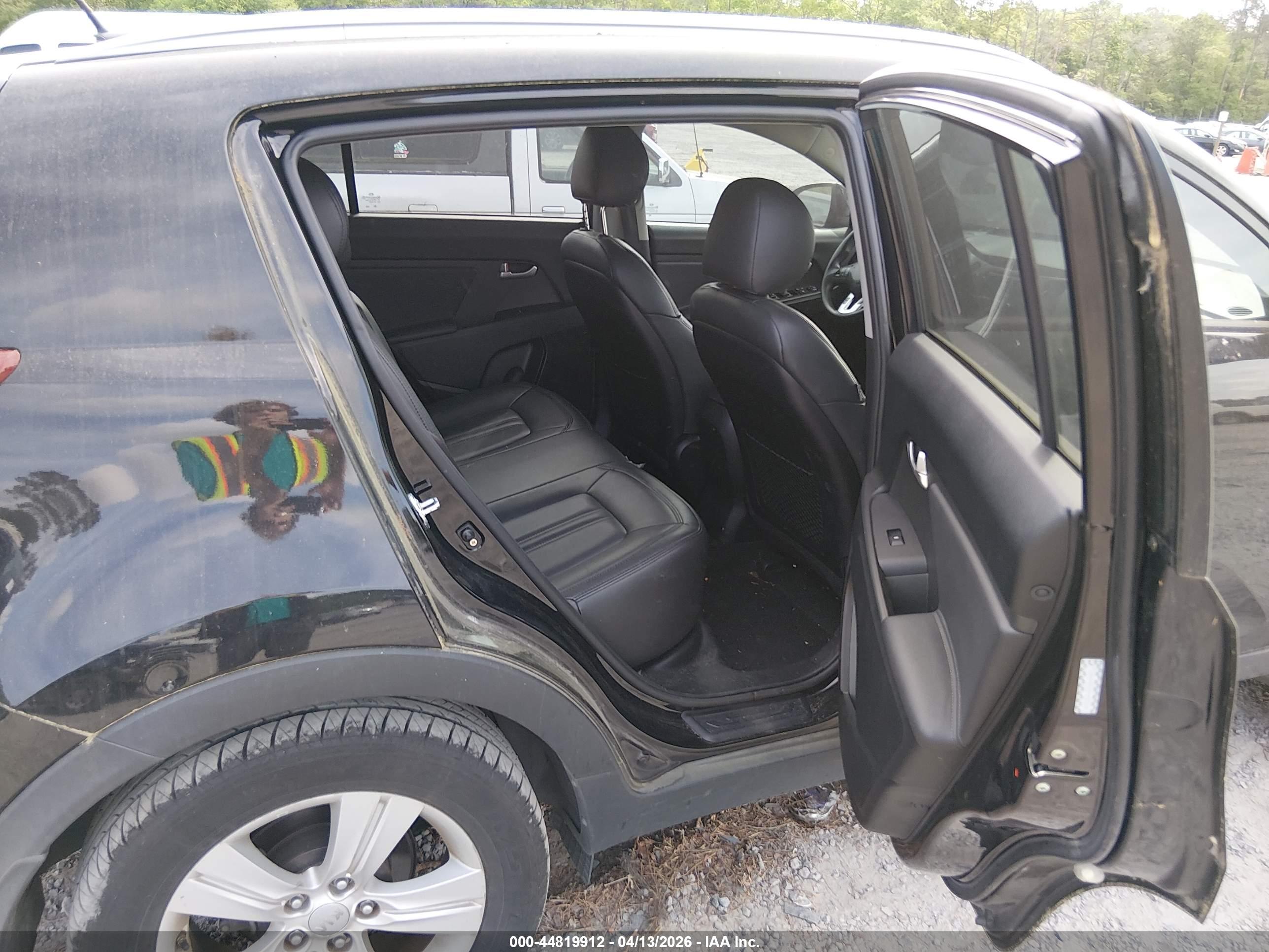 KIA SPORTAGE image 8