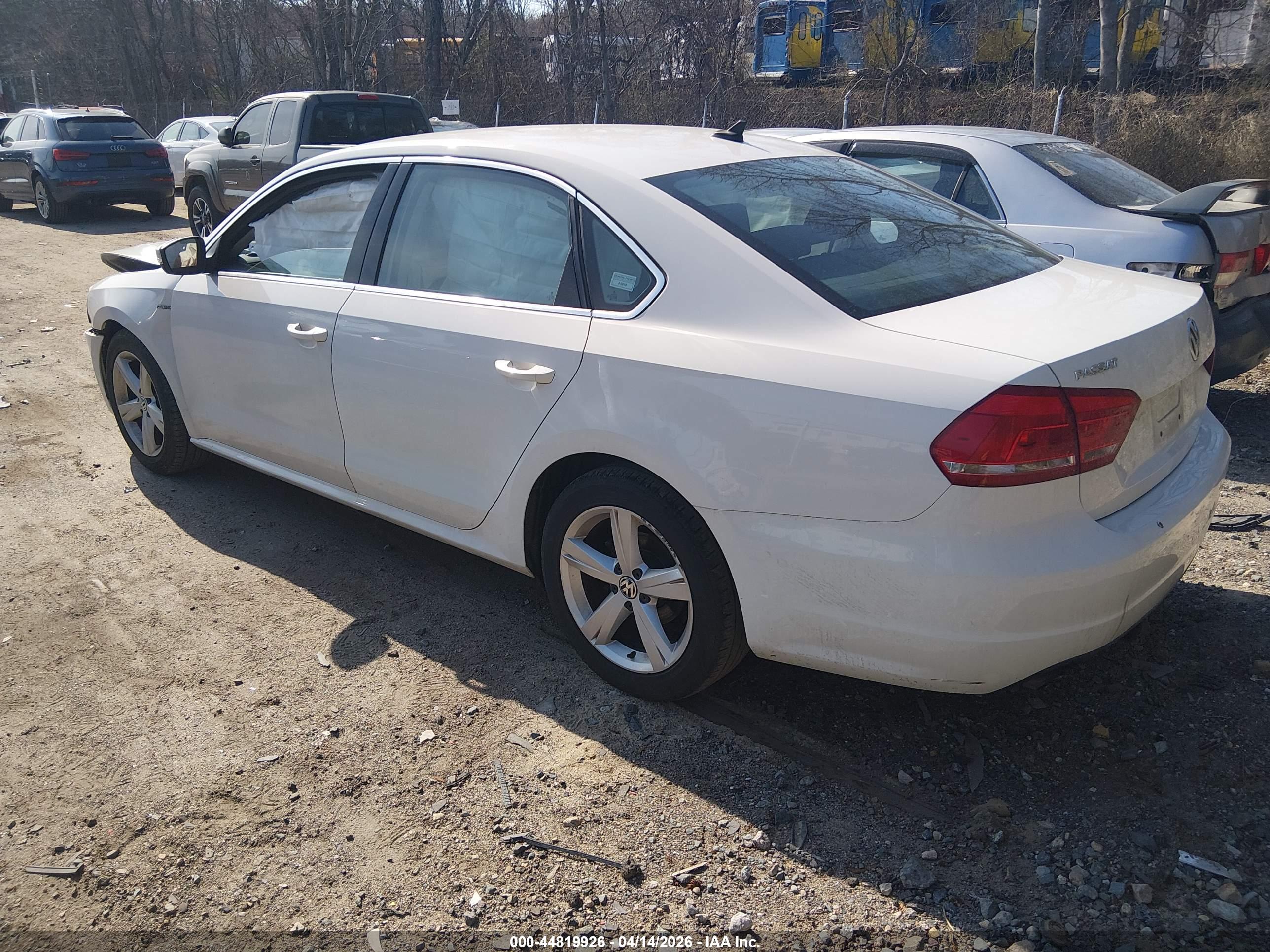 VOLKSWAGEN PASSAT image 3