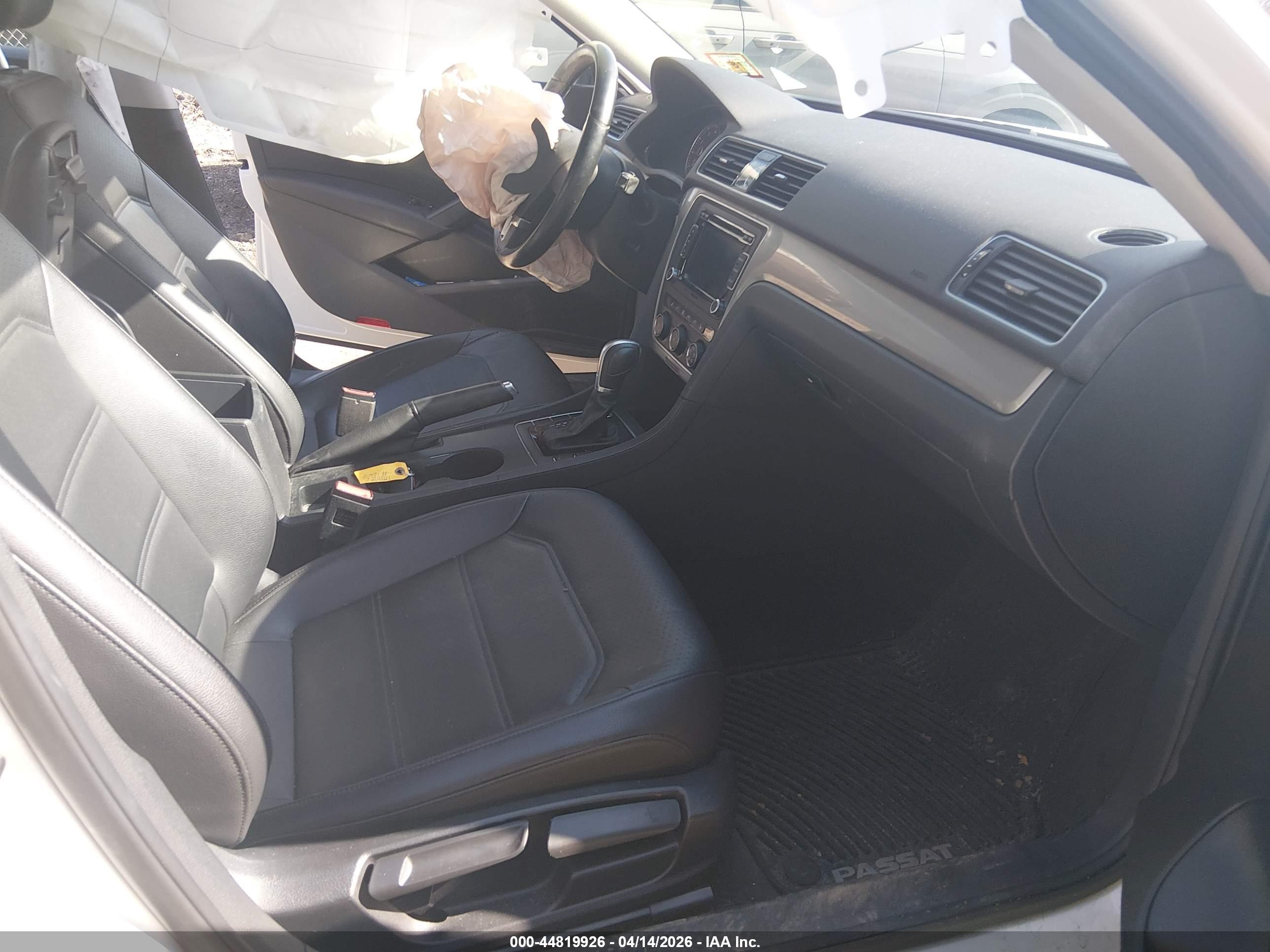 VOLKSWAGEN PASSAT image 5