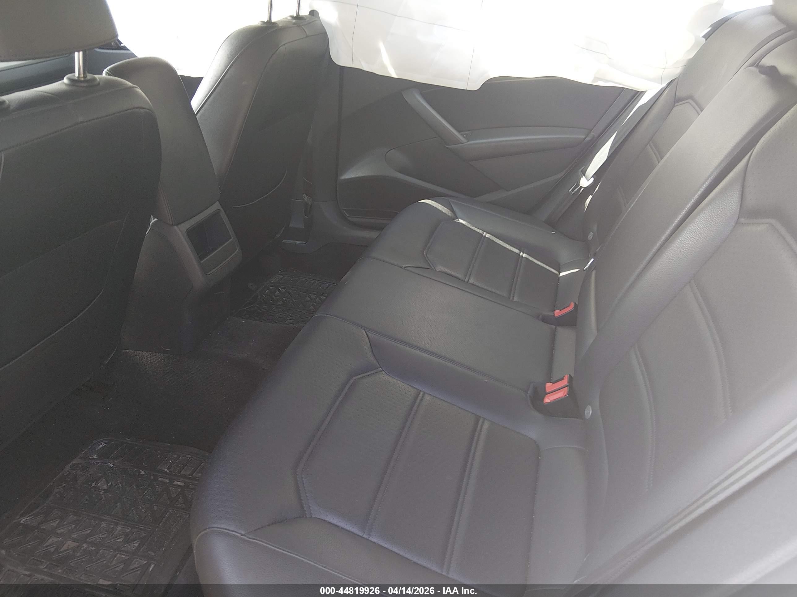 VOLKSWAGEN PASSAT image 8