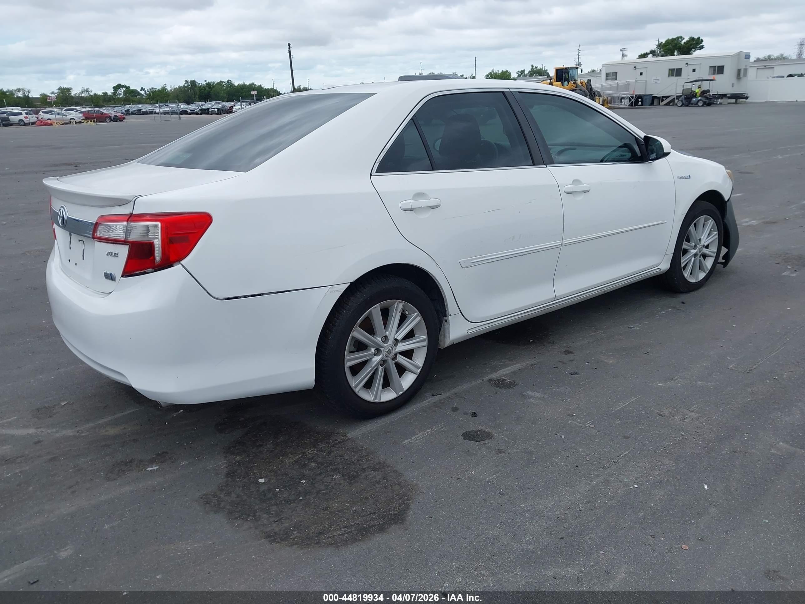 TOYOTA CAMRY image 4