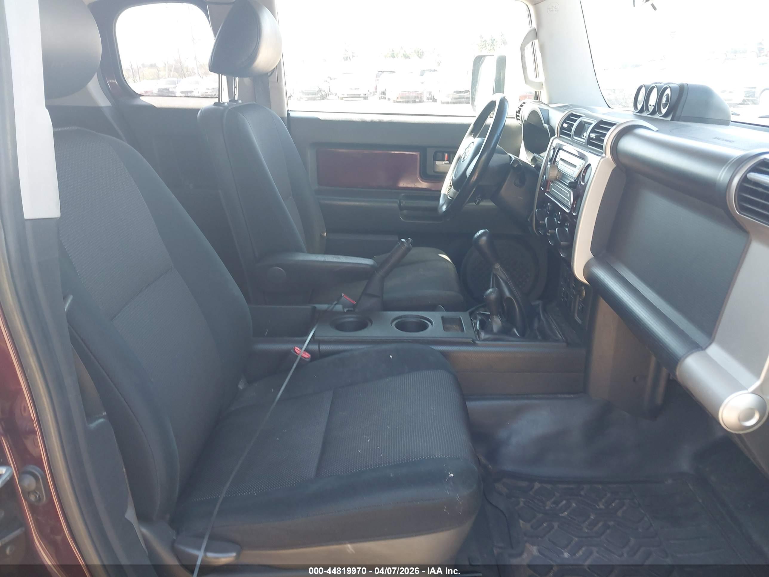 TOYOTA FJ image 5