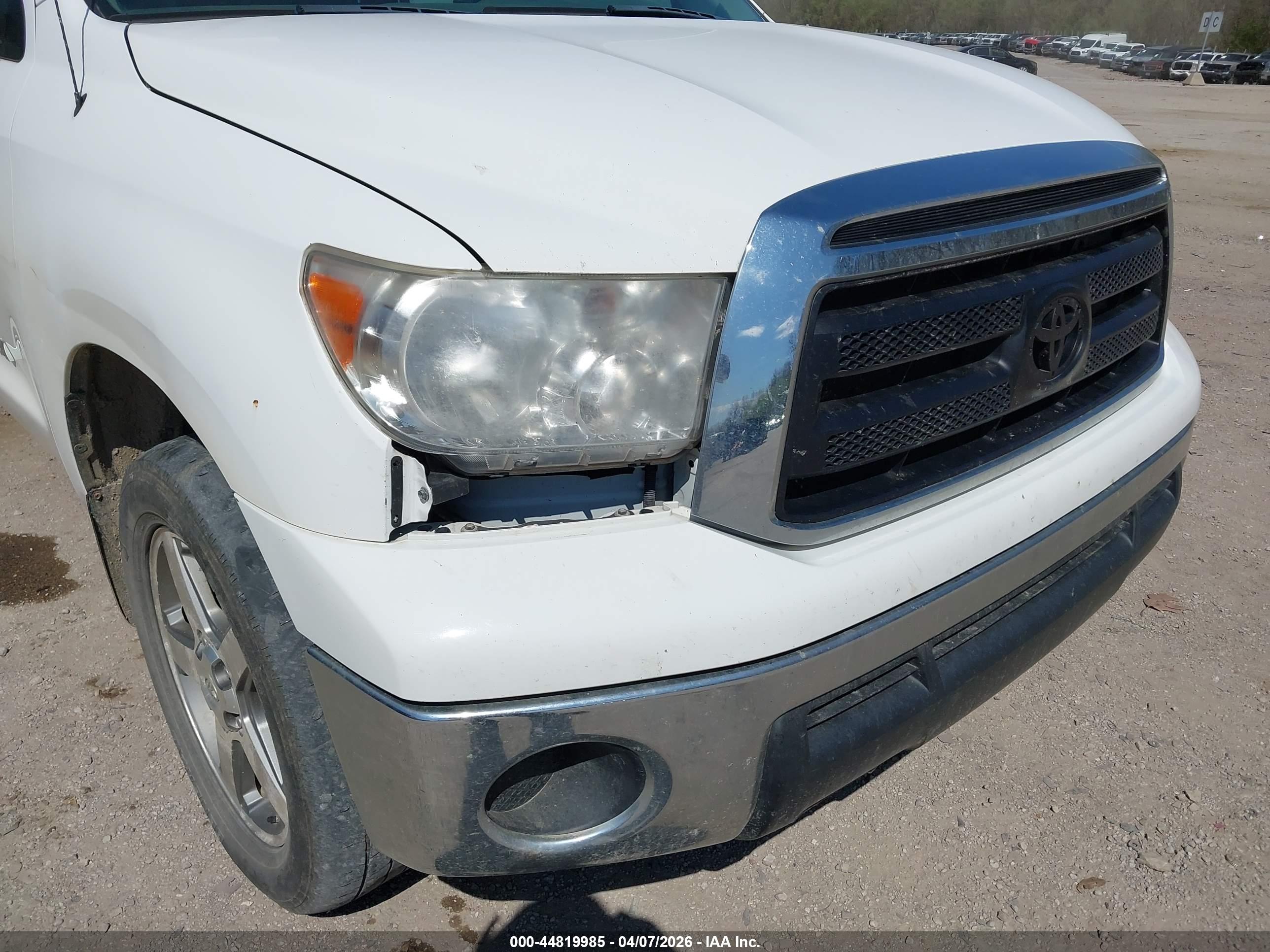 TOYOTA TUNDRA image 6