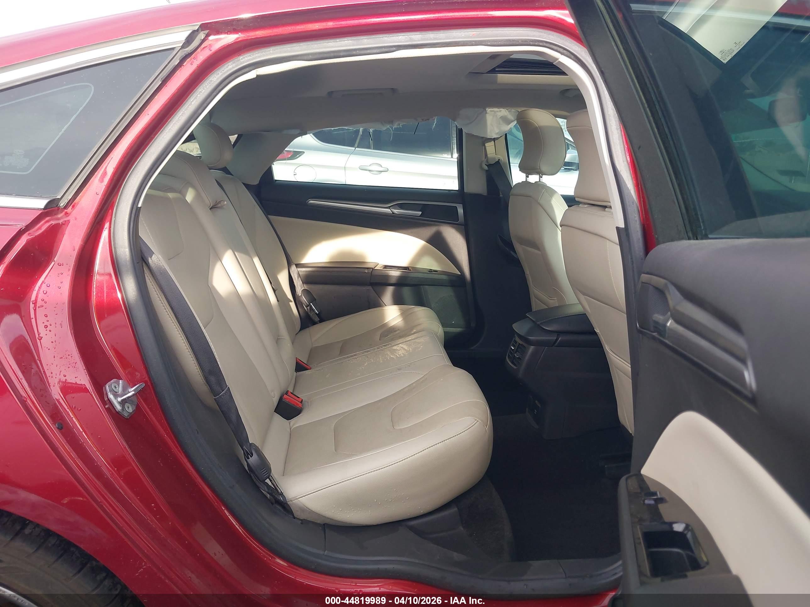 FORD FUSION image 8