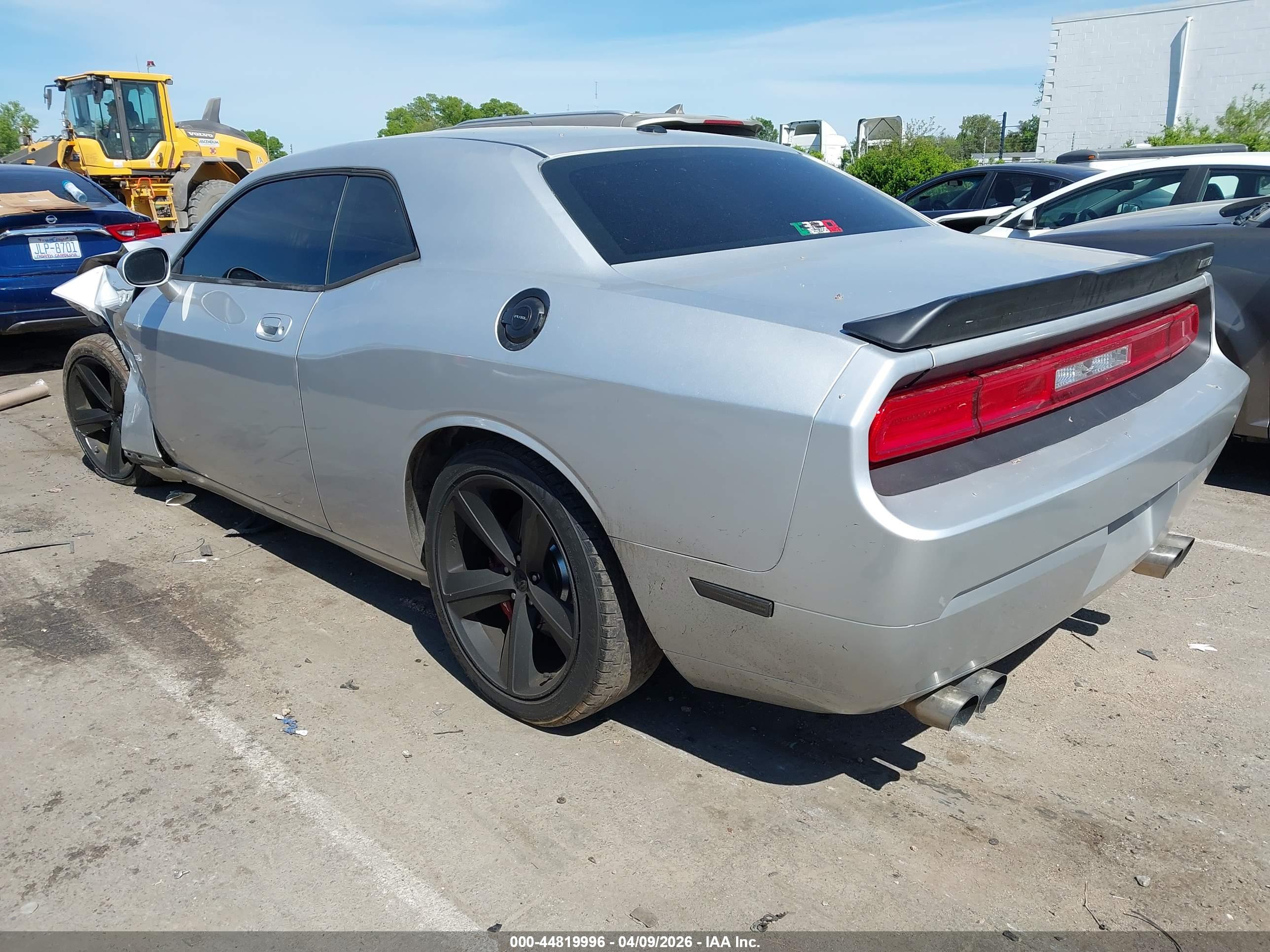 DODGE CHALLENGER image 3