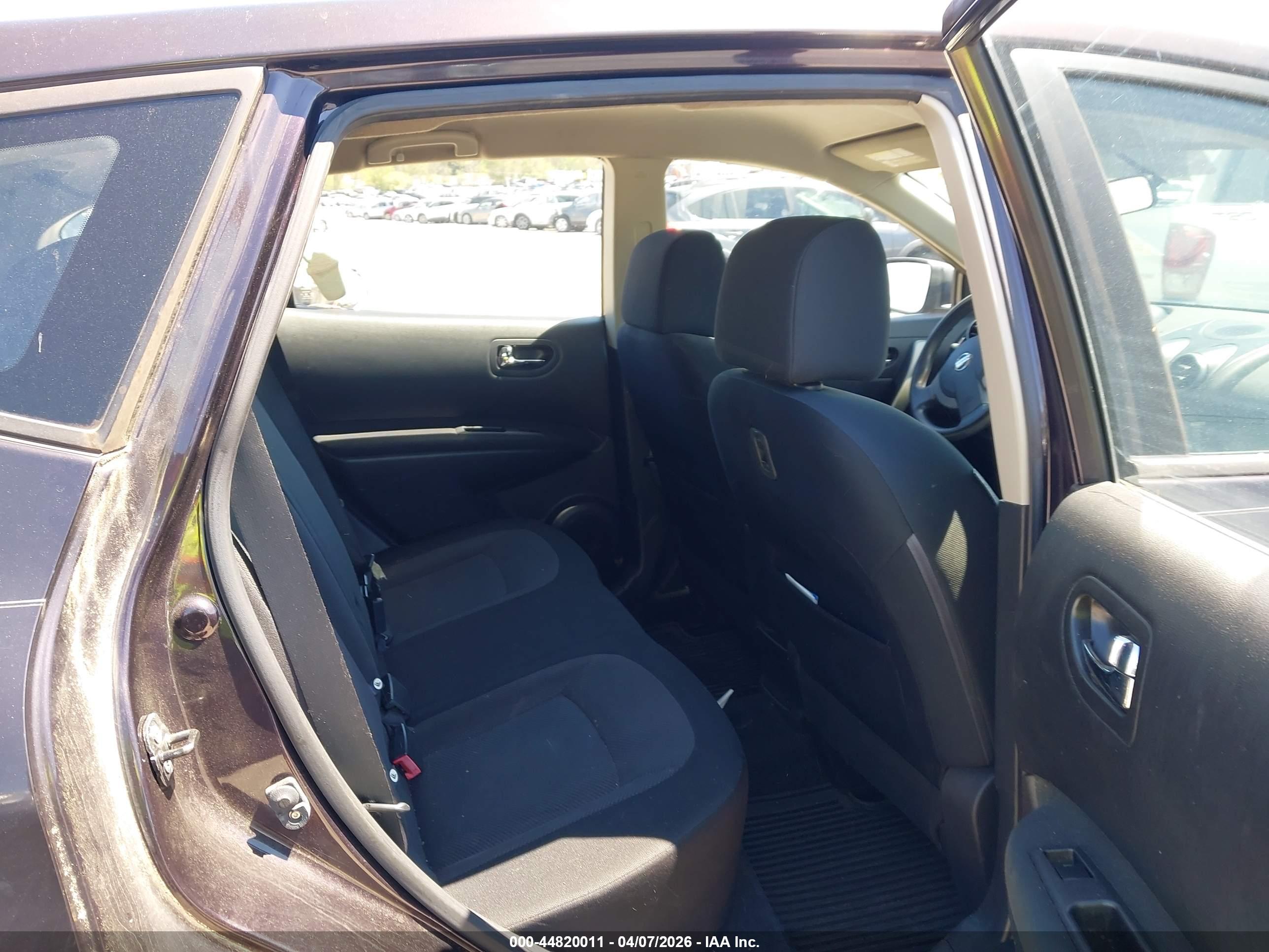 NISSAN ROGUE image 8