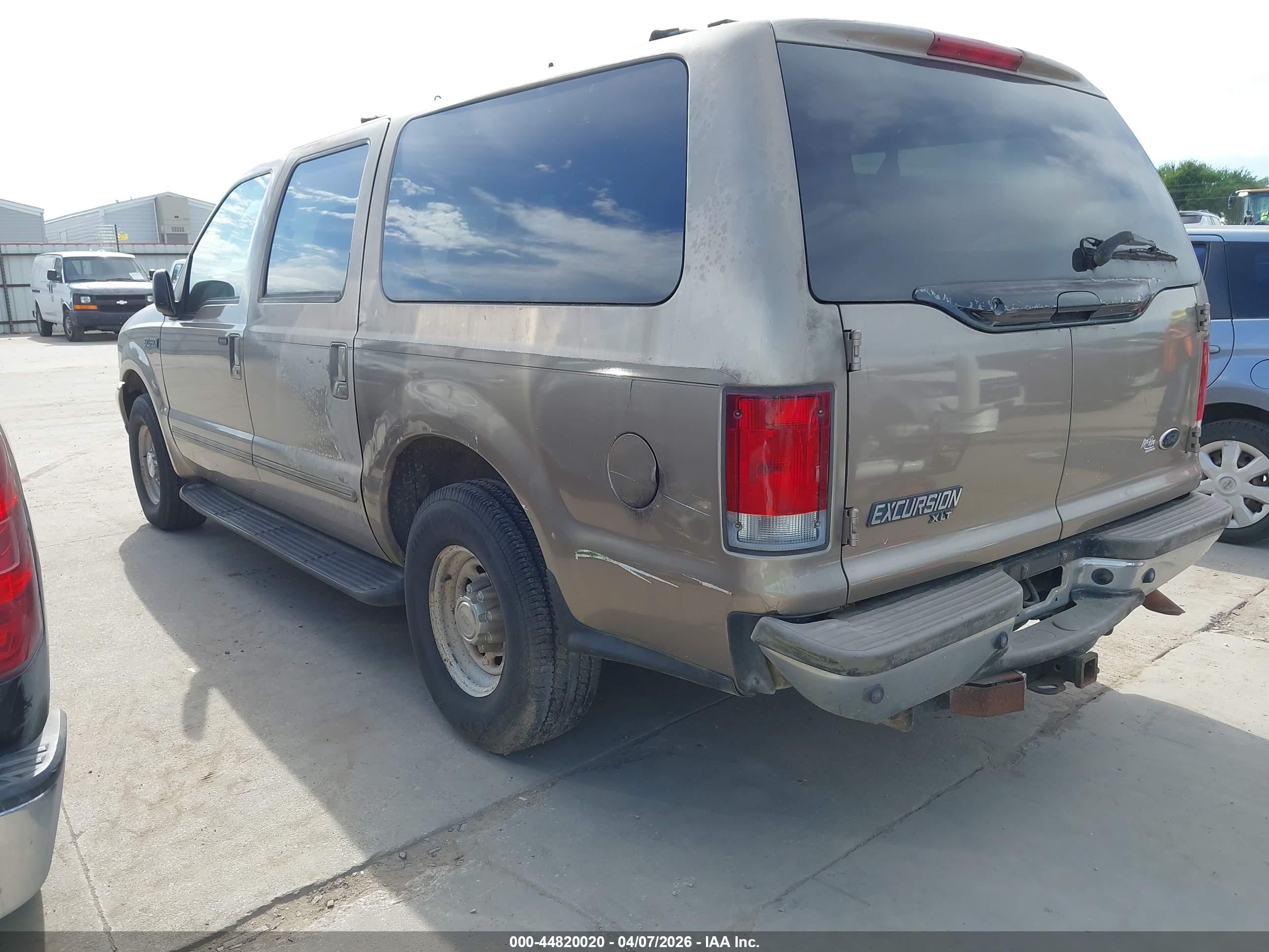 FORD EXCURSION image 3