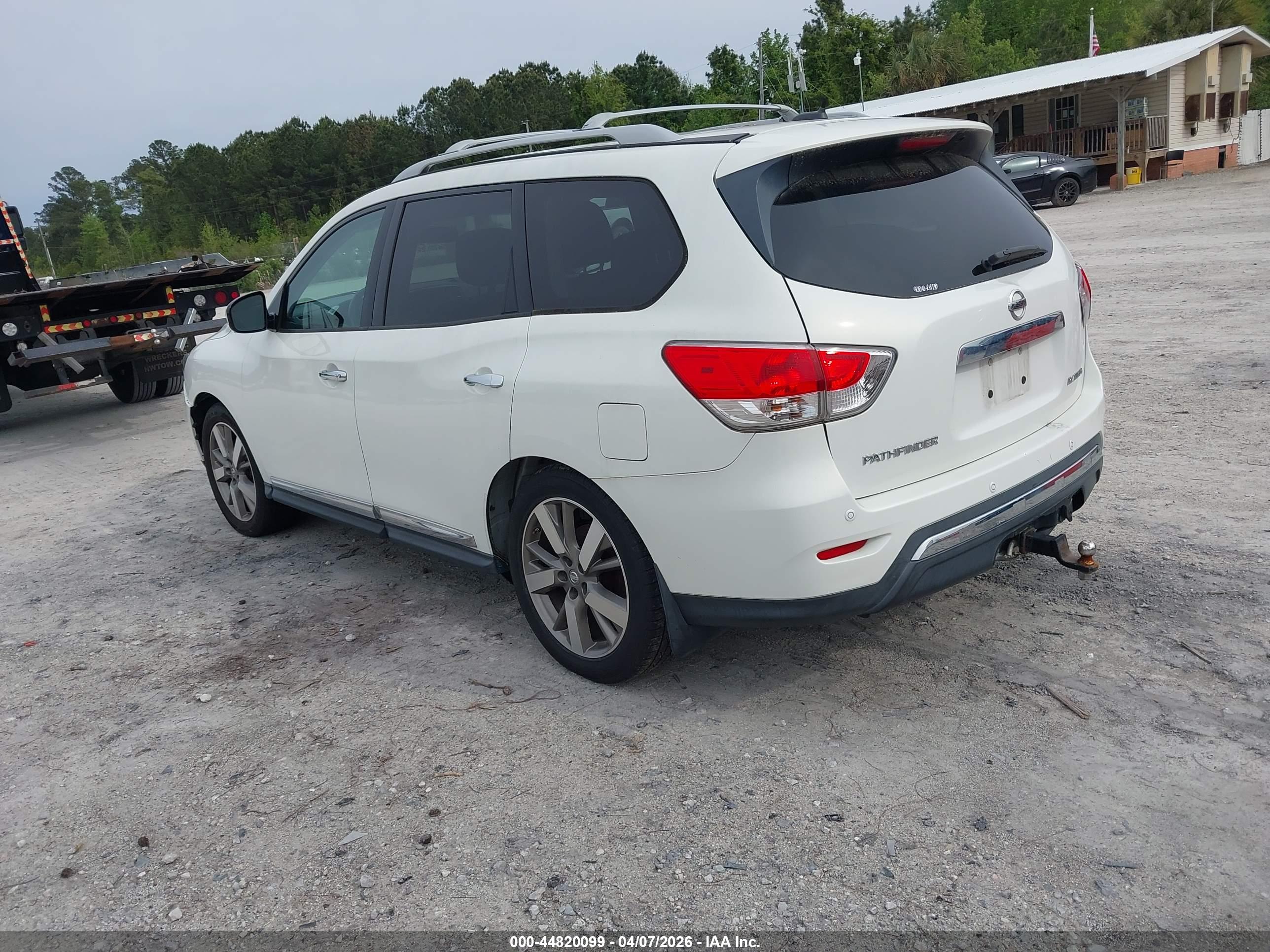 NISSAN PATHFINDER image 3
