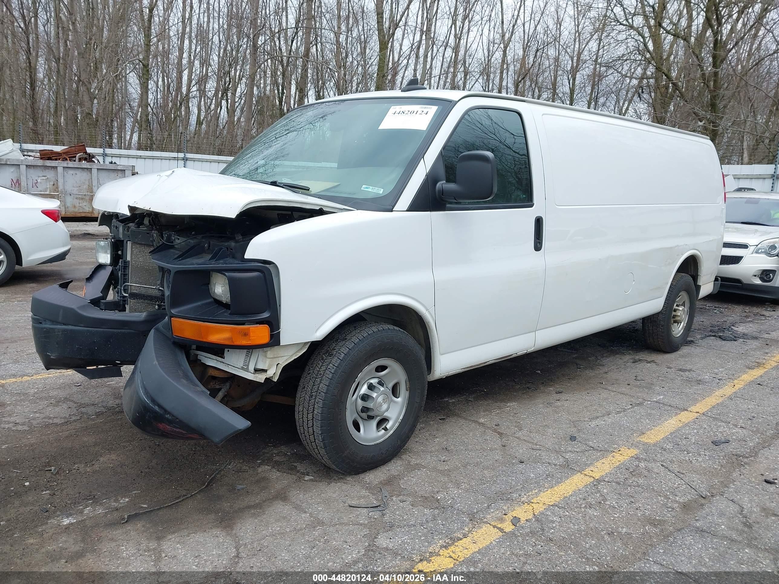 CHEVROLET EXPRESS image 2