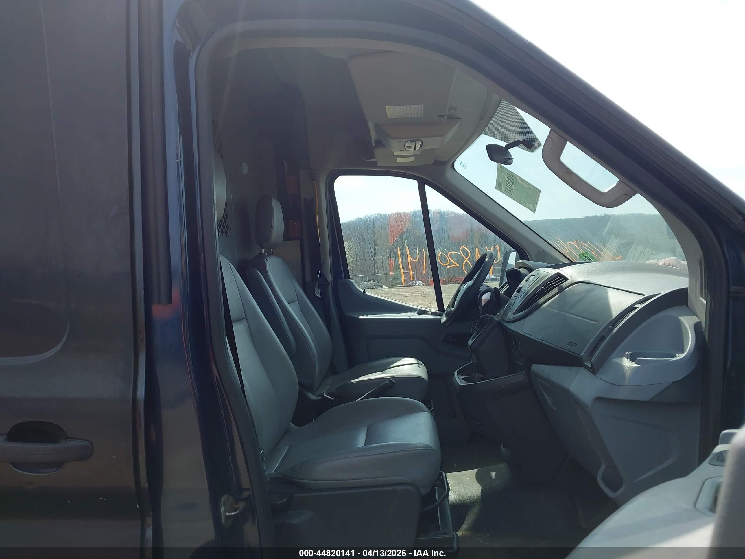 FORD TRANSIT-150 image 5
