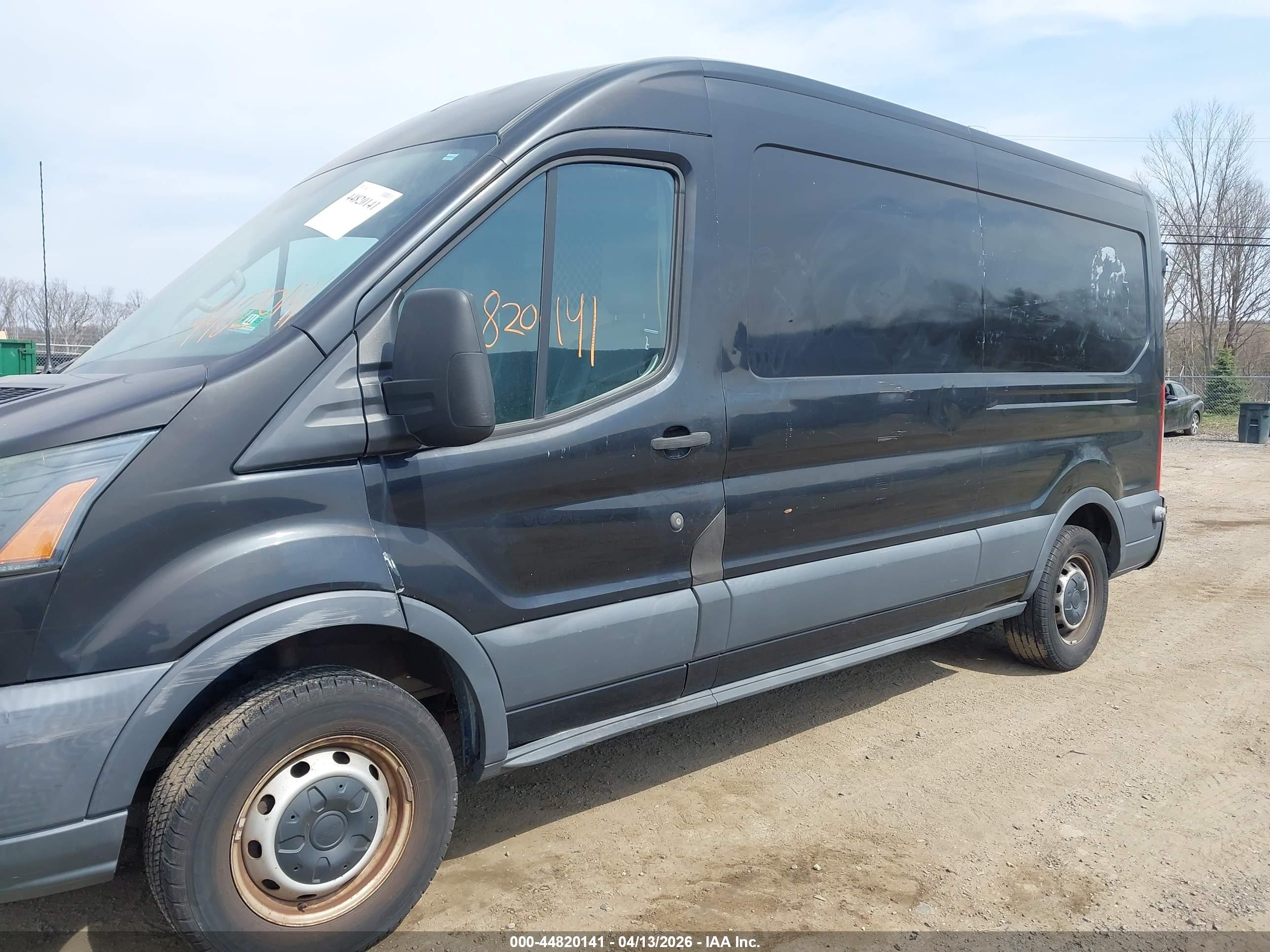 FORD TRANSIT-150 image 6
