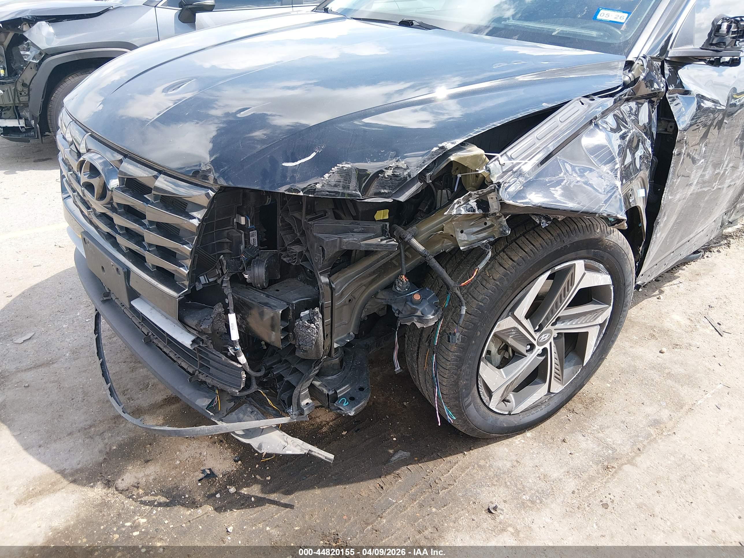 HYUNDAI TUCSON image 6