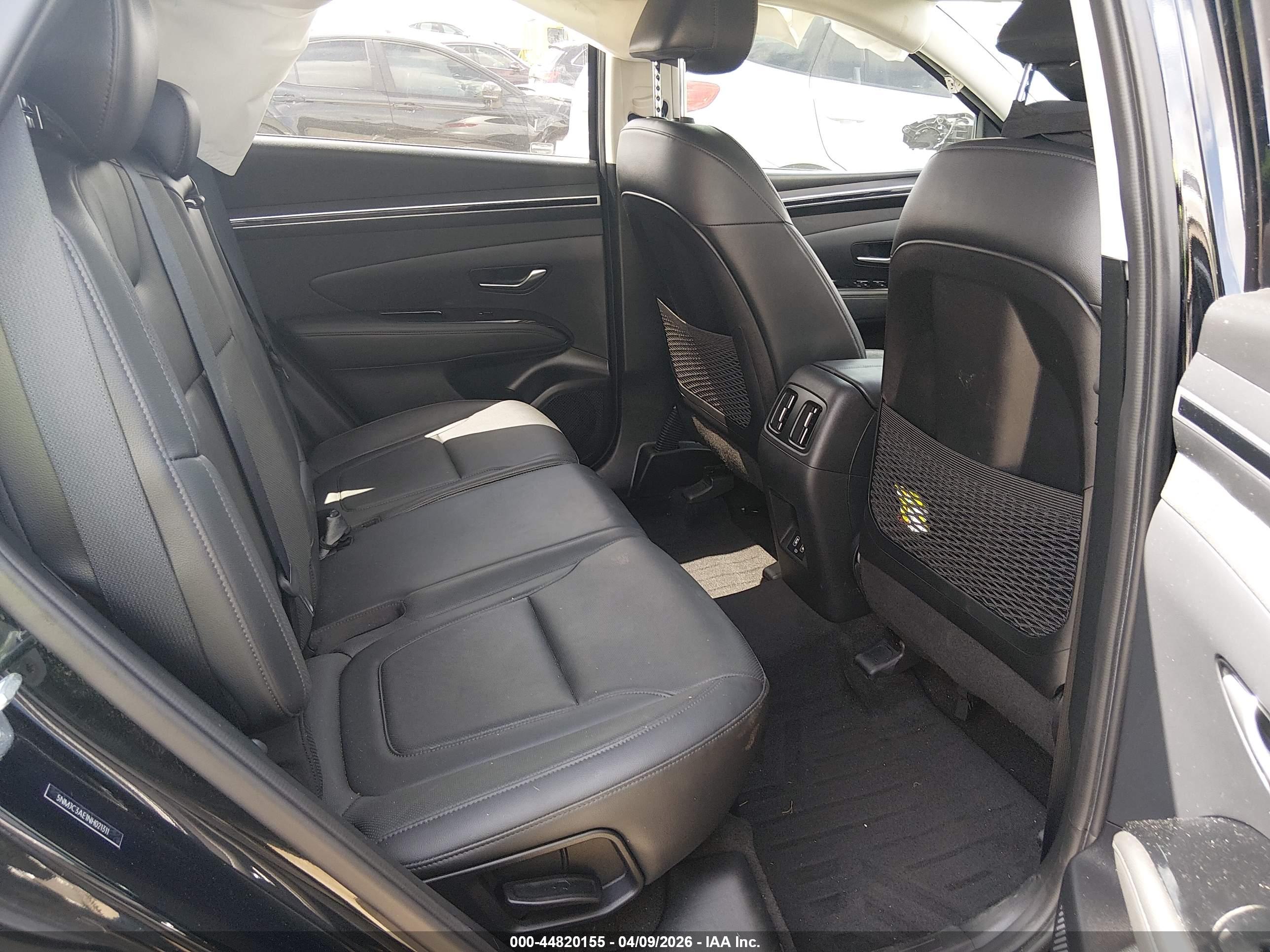 HYUNDAI TUCSON image 8