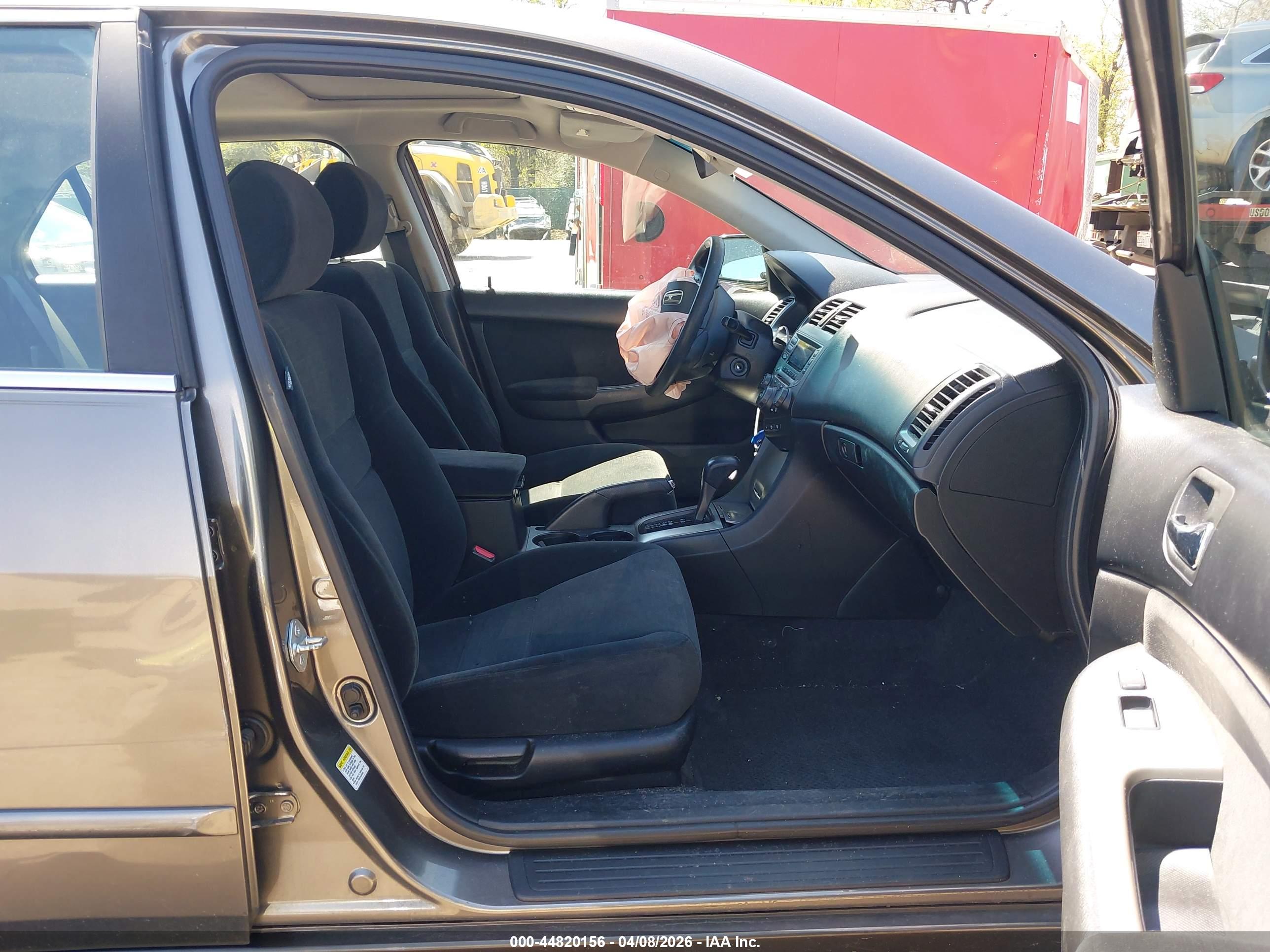 HONDA ACCORD image 5