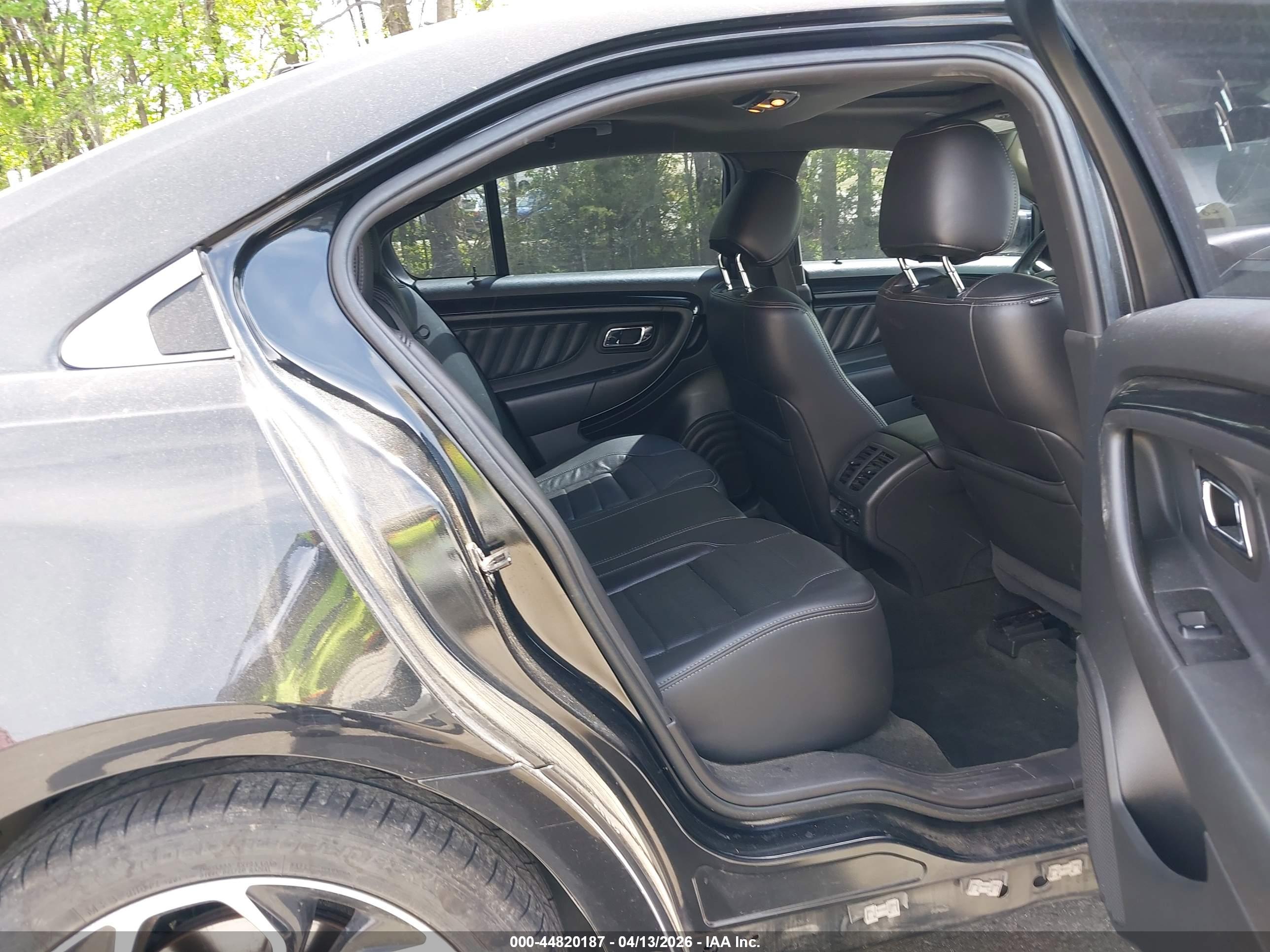 FORD TAURUS image 8