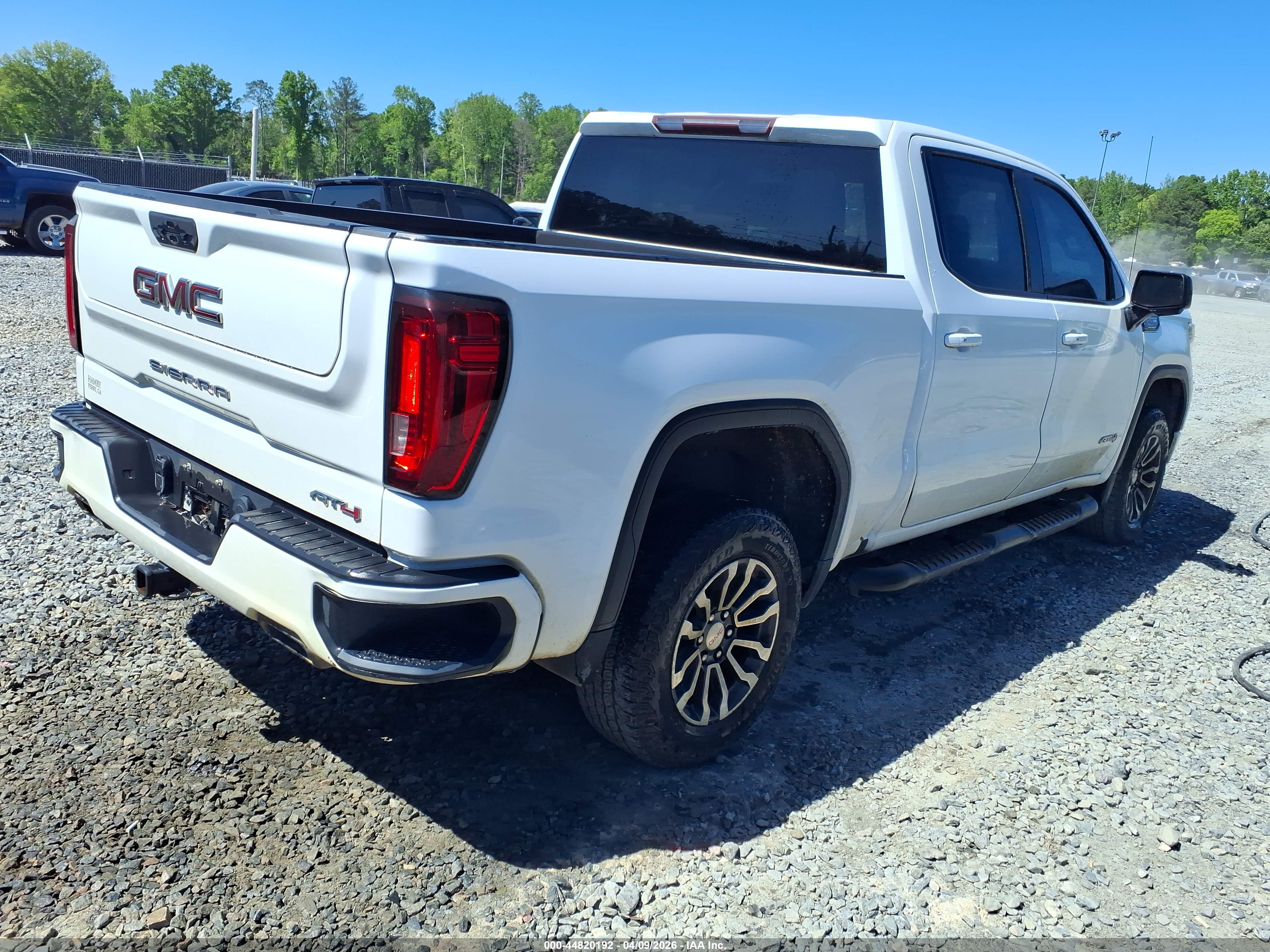 GMC SIERRA image 4