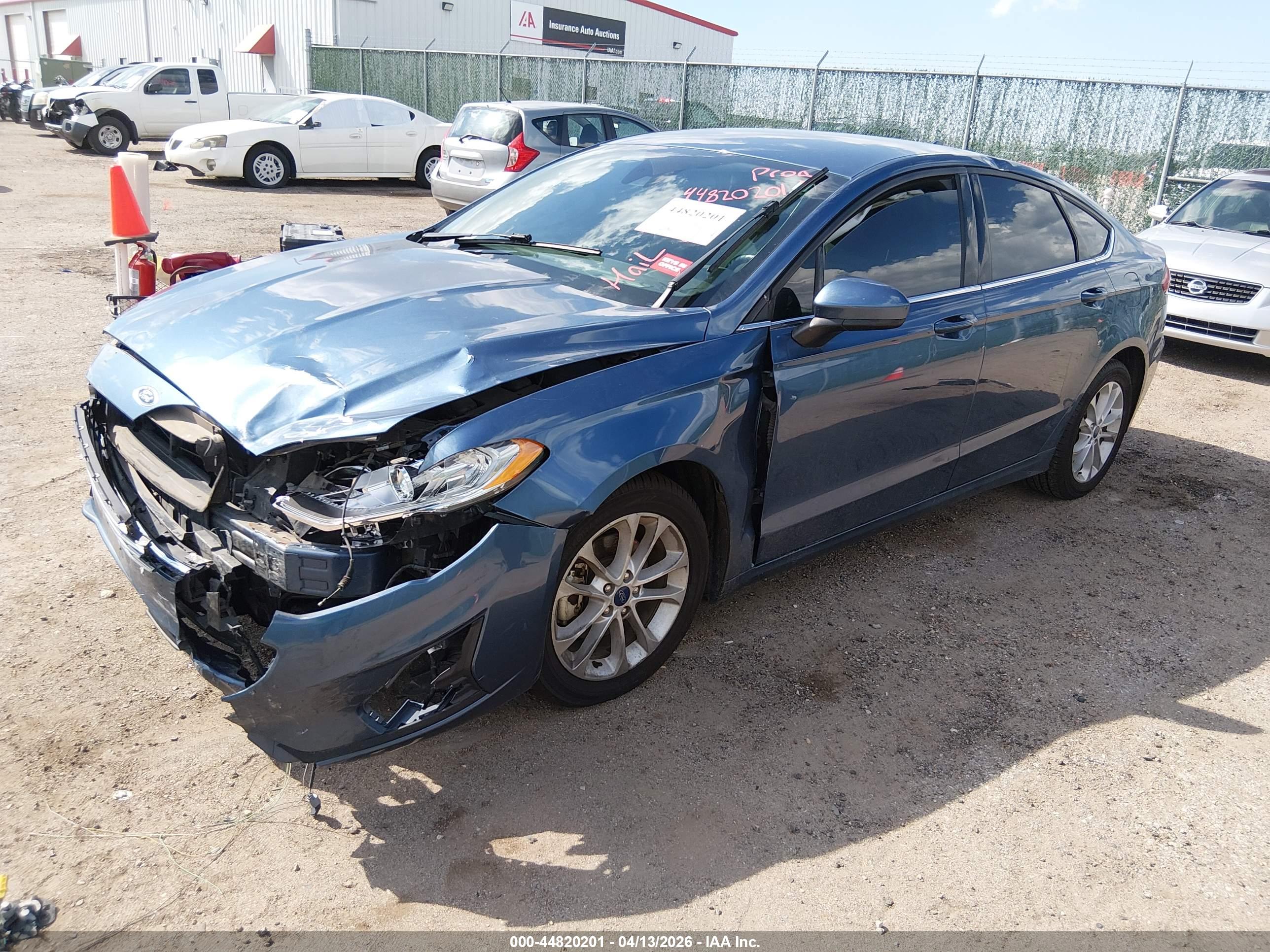FORD FUSION image 2
