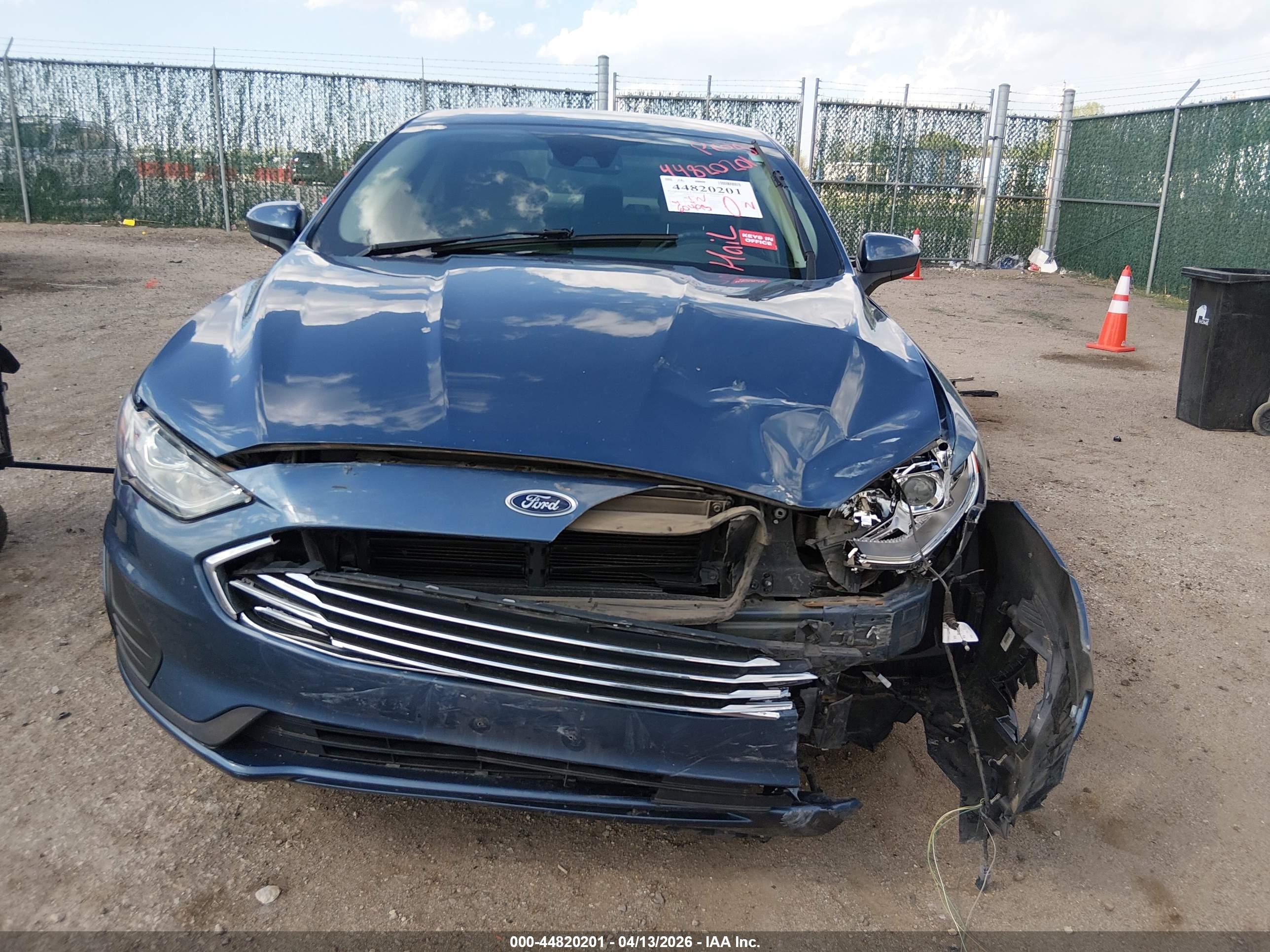 FORD FUSION image 6