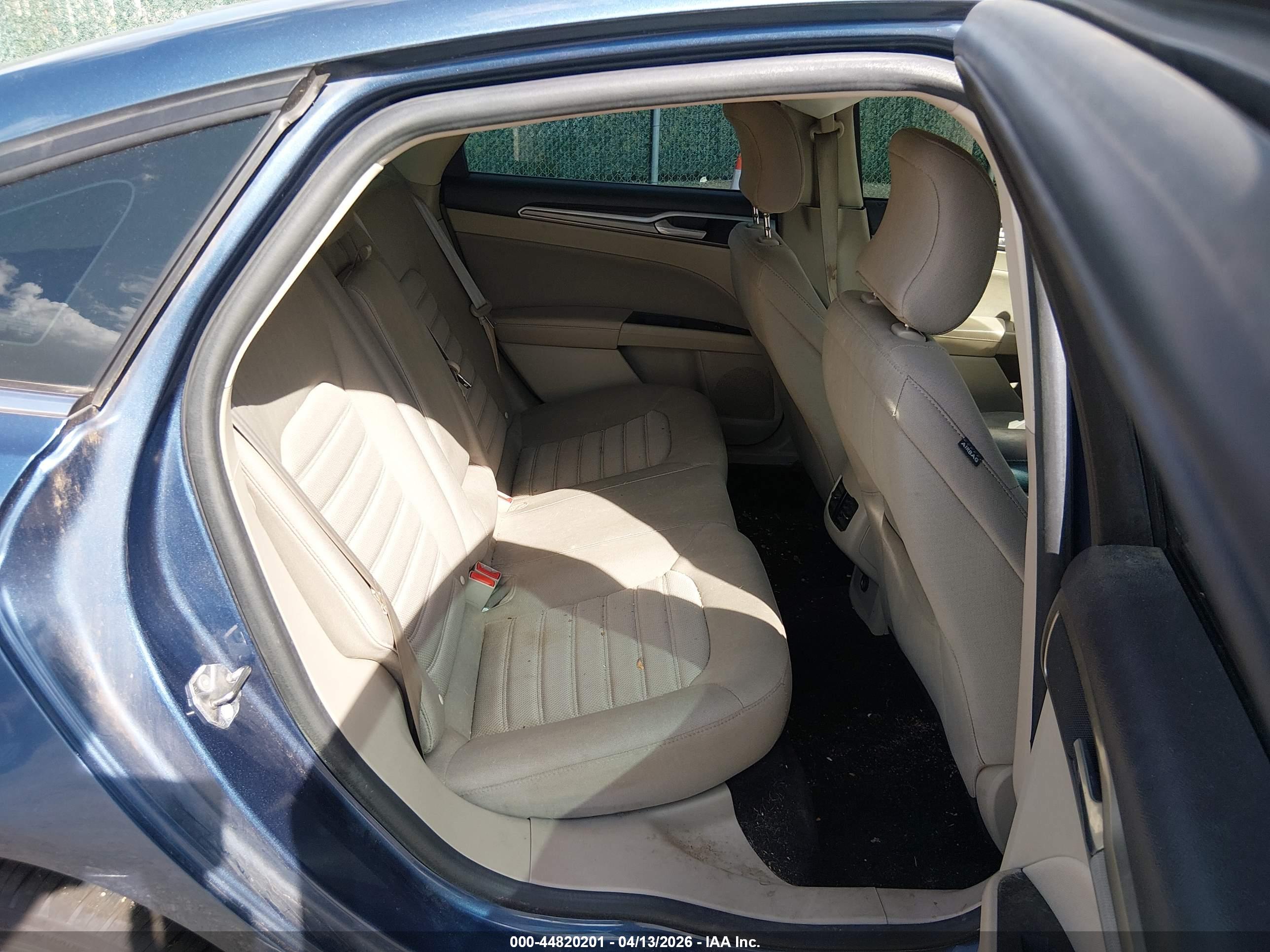 FORD FUSION image 8