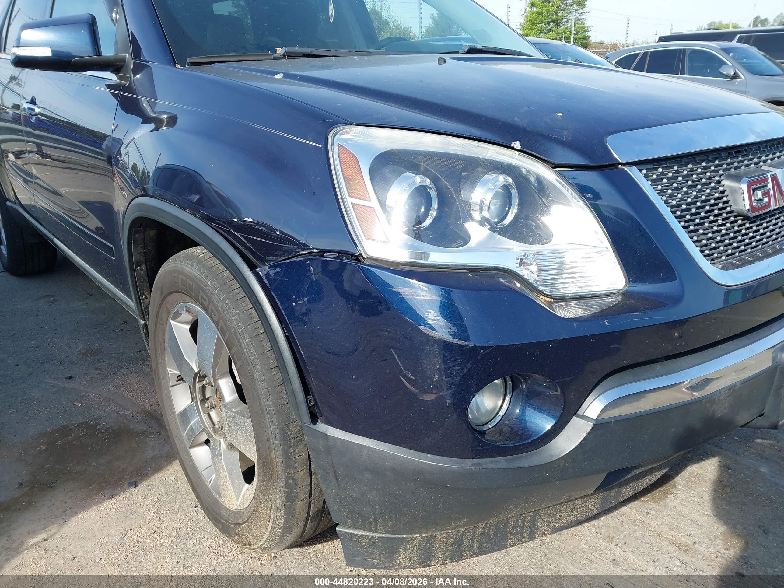 GMC ACADIA image 6