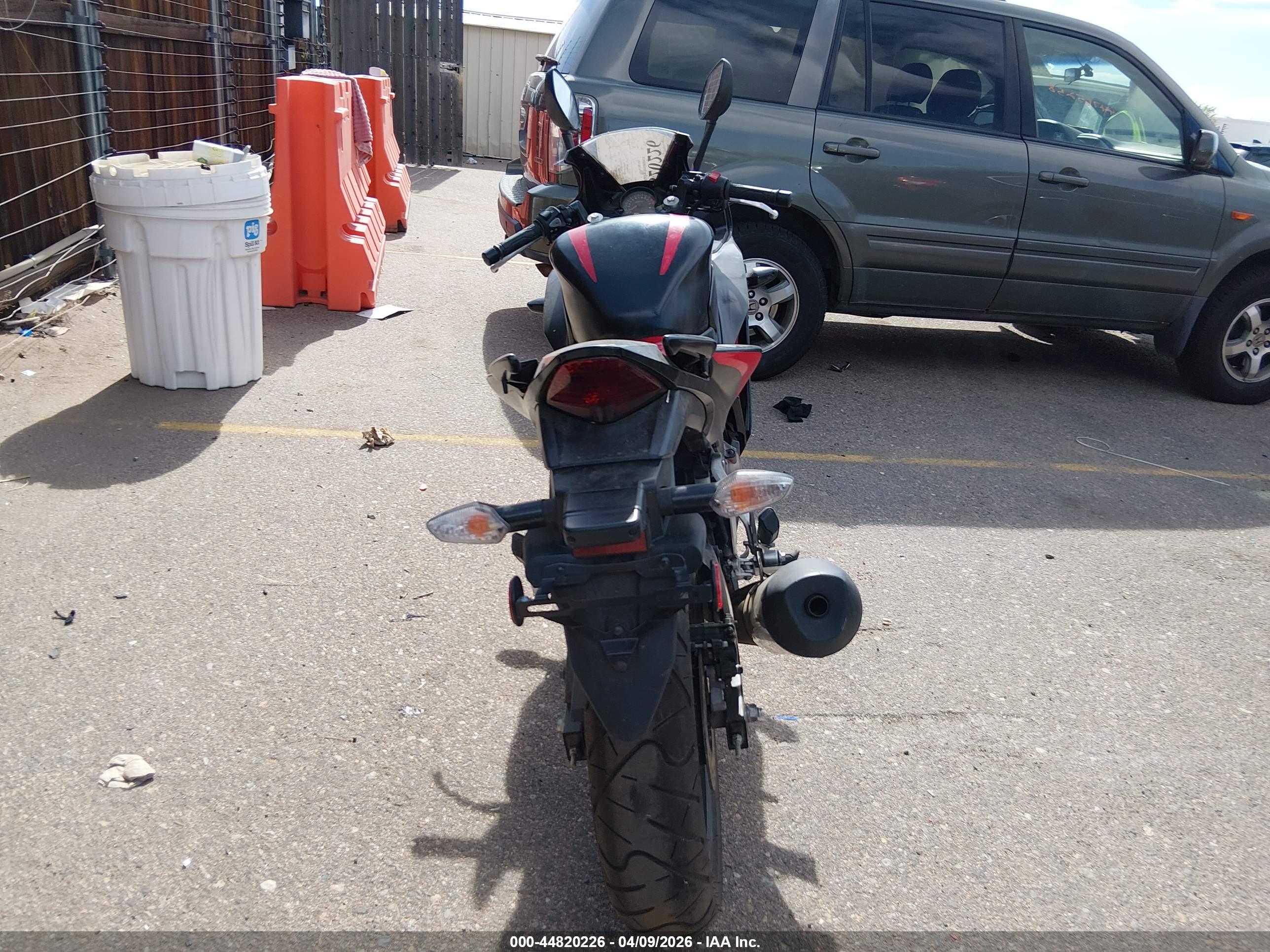 HONDA CBR300 image 6