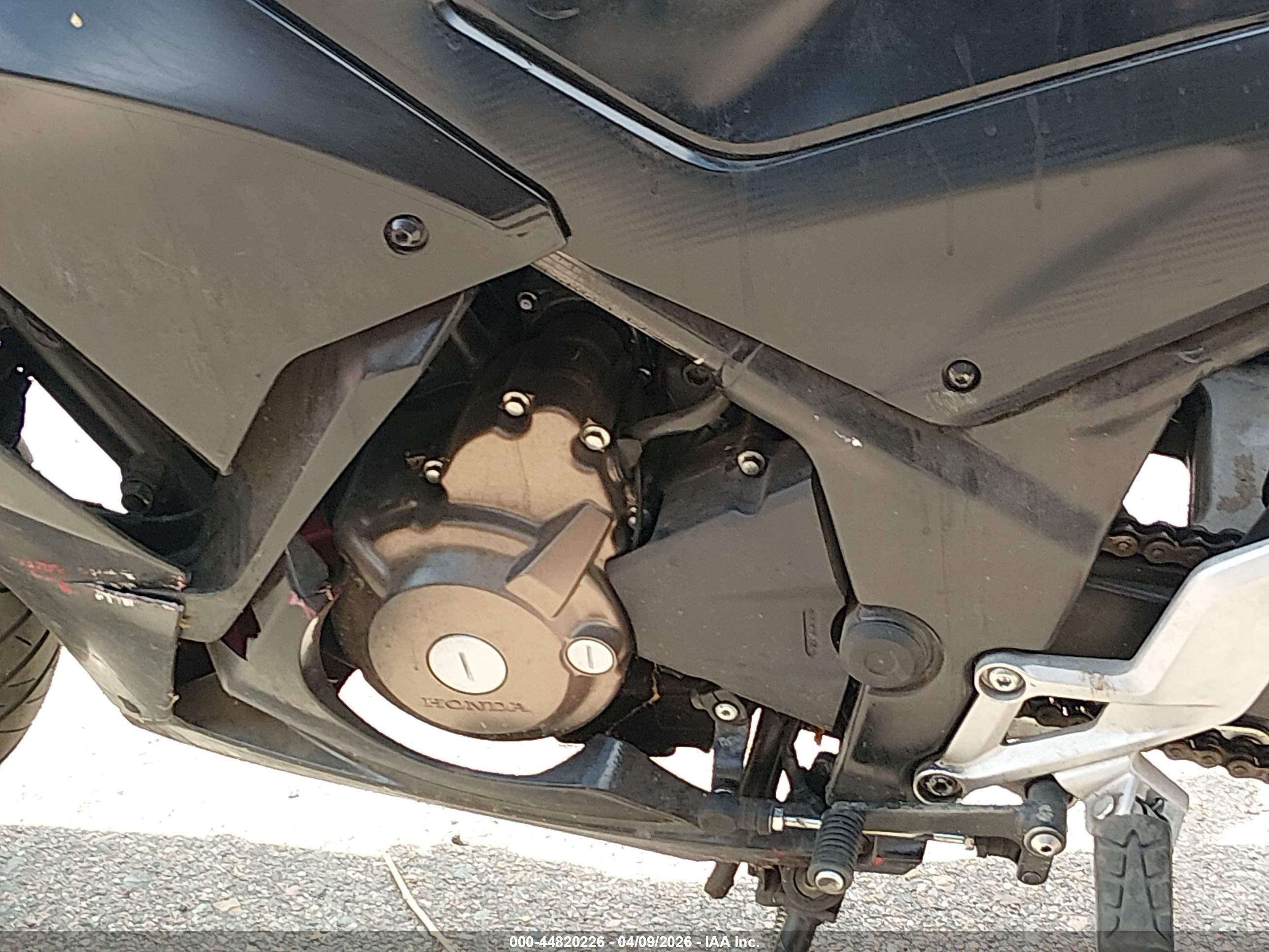 HONDA CBR300 image 9