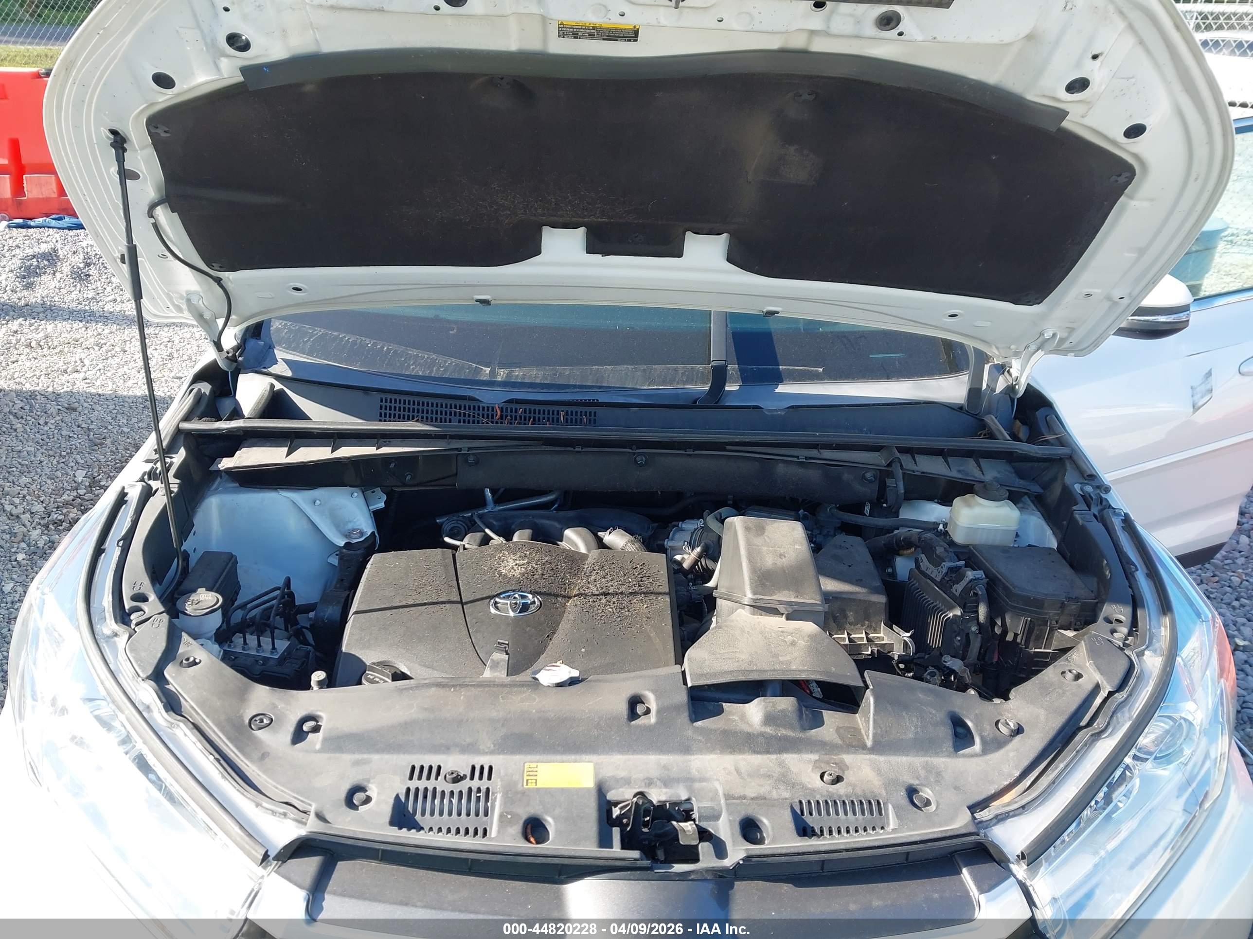 TOYOTA HIGHLANDER image 10