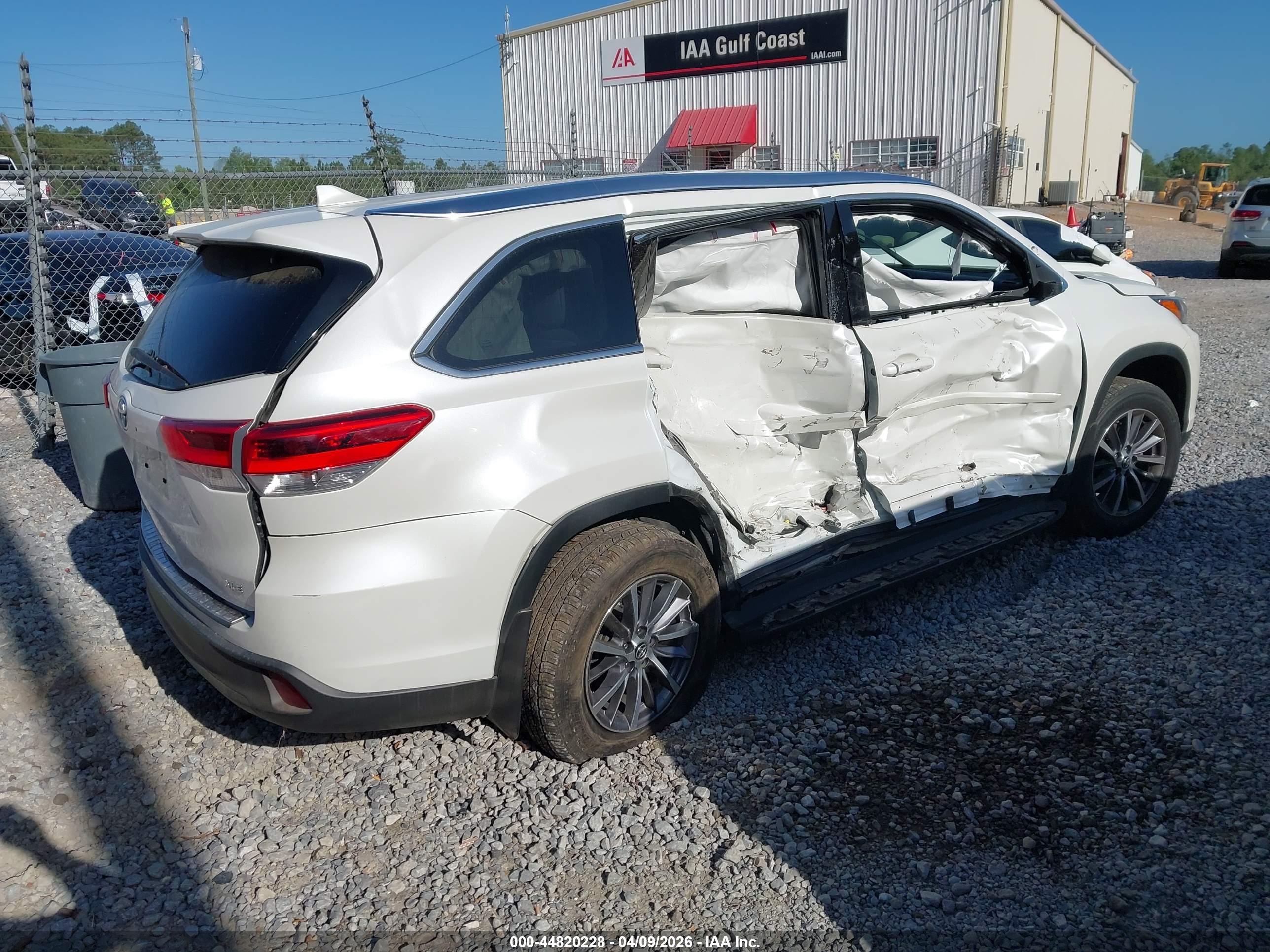 TOYOTA HIGHLANDER image 4