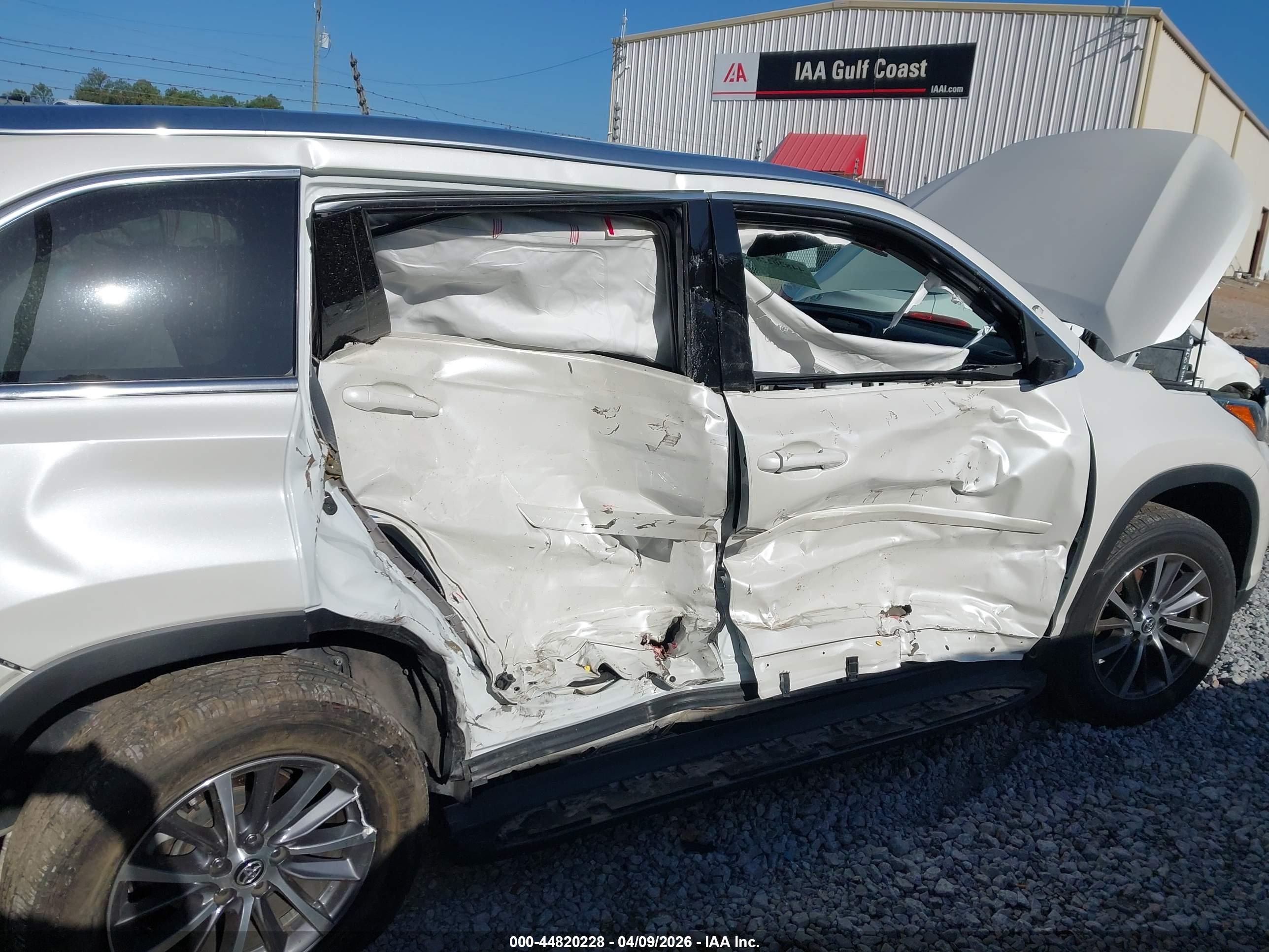 TOYOTA HIGHLANDER image 6