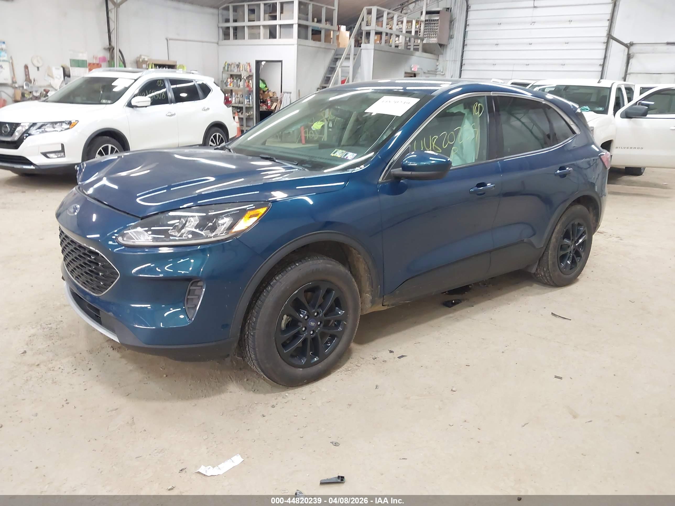 FORD ESCAPE image 2