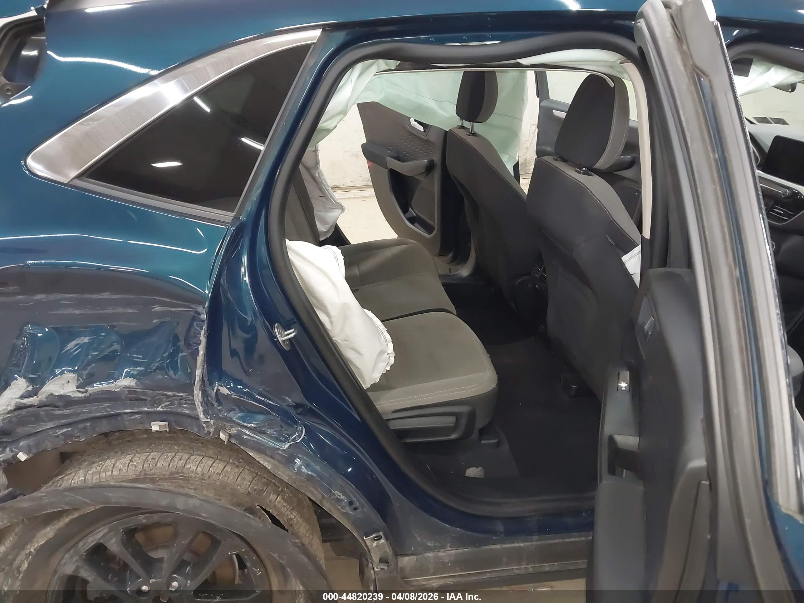 FORD ESCAPE image 8