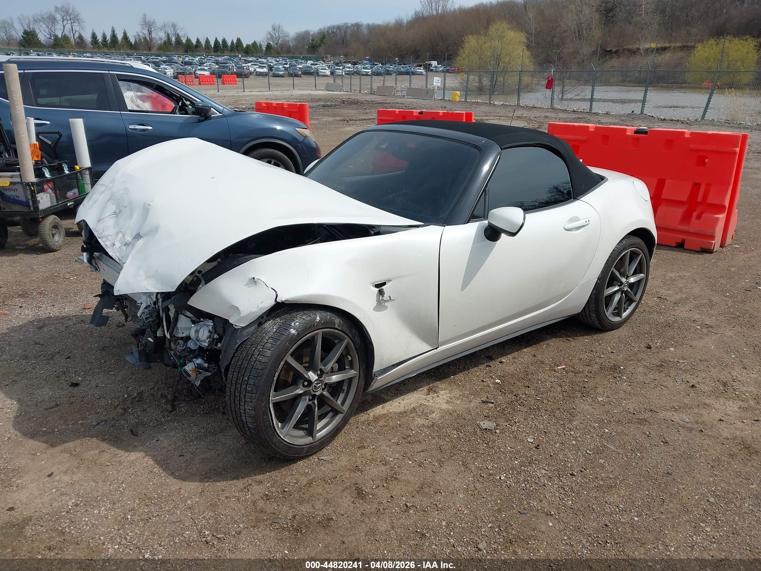 MAZDA MX-5 image 2