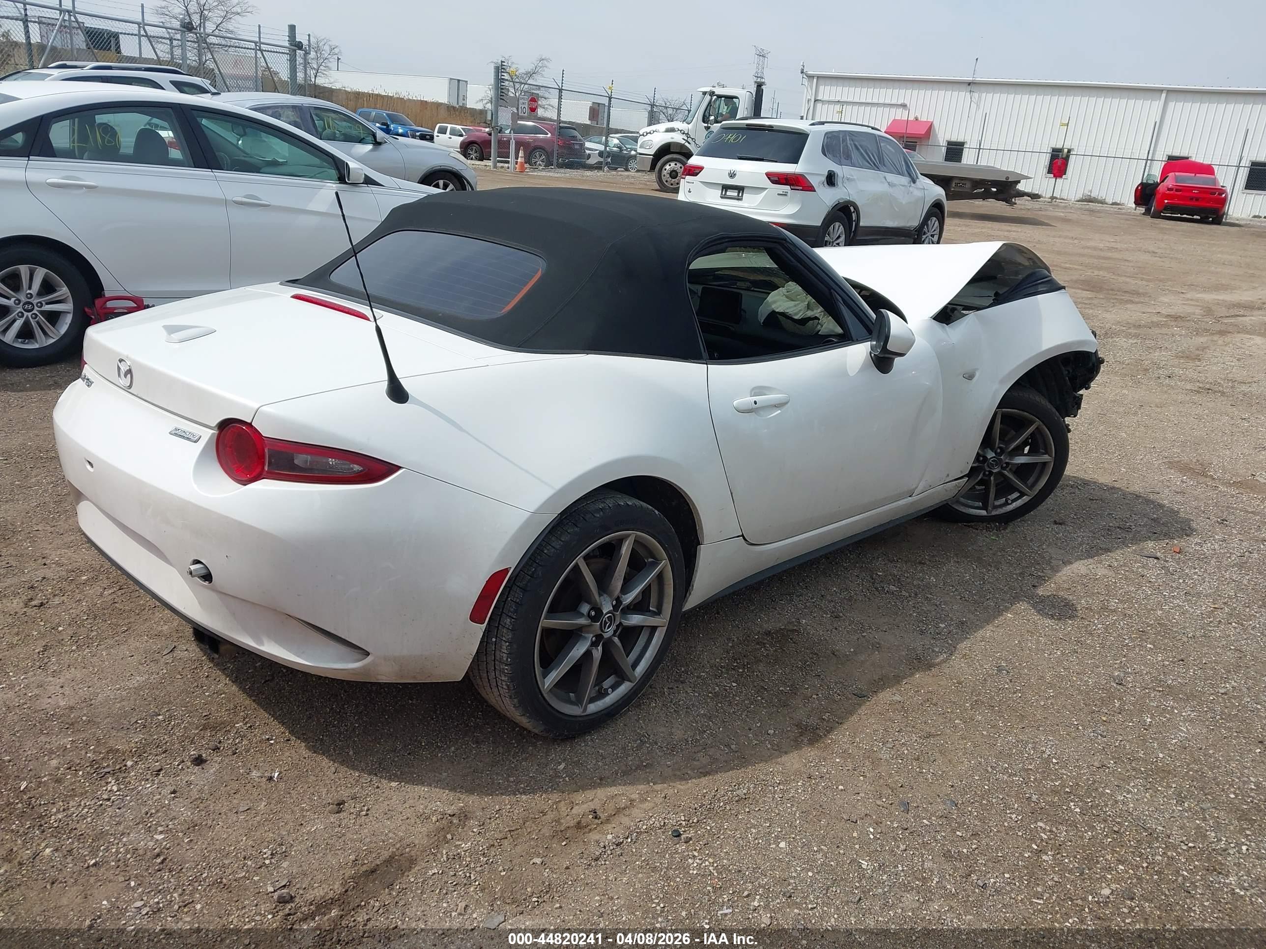 MAZDA MX-5 image 4
