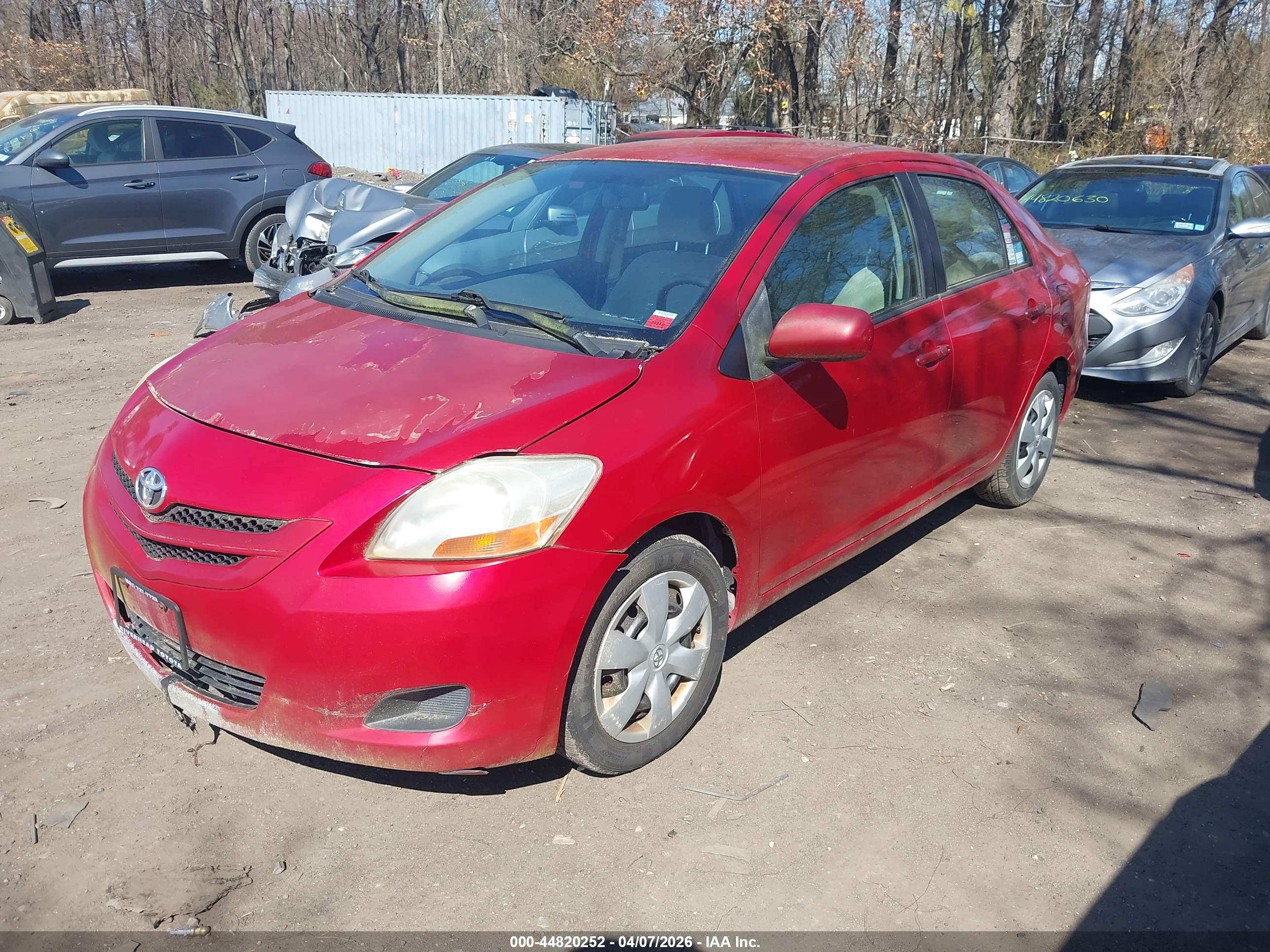 TOYOTA YARIS image 2