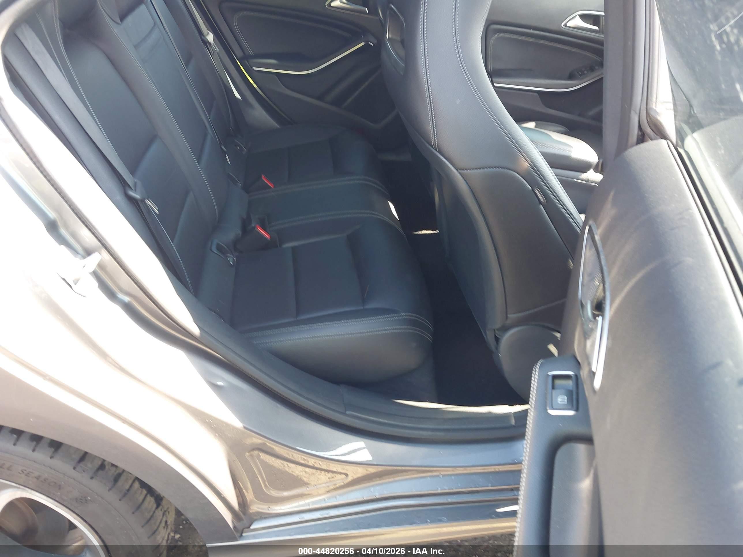 MERCEDES-BENZ CLA image 8