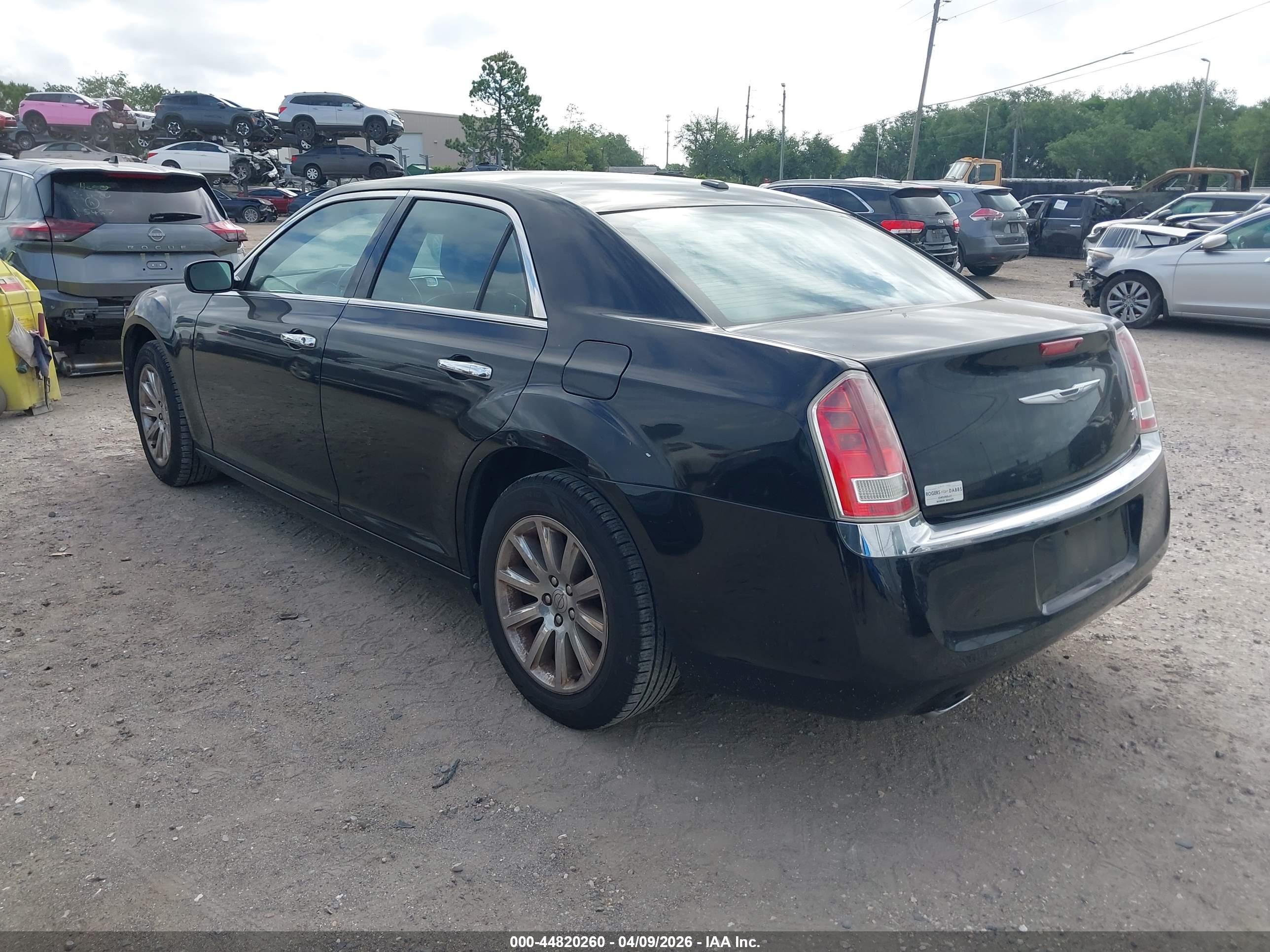 CHRYSLER 300 image 3