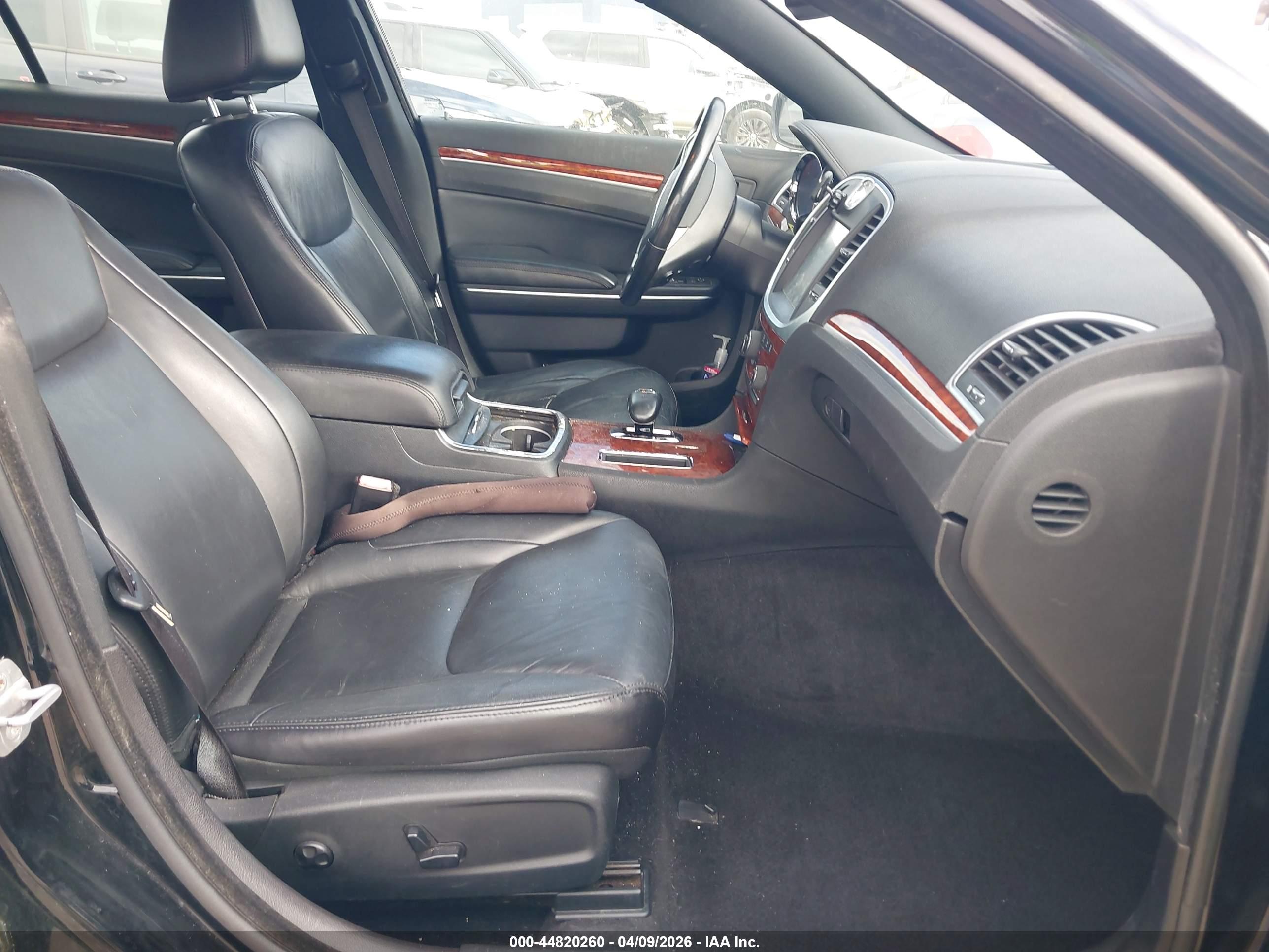 CHRYSLER 300 image 5