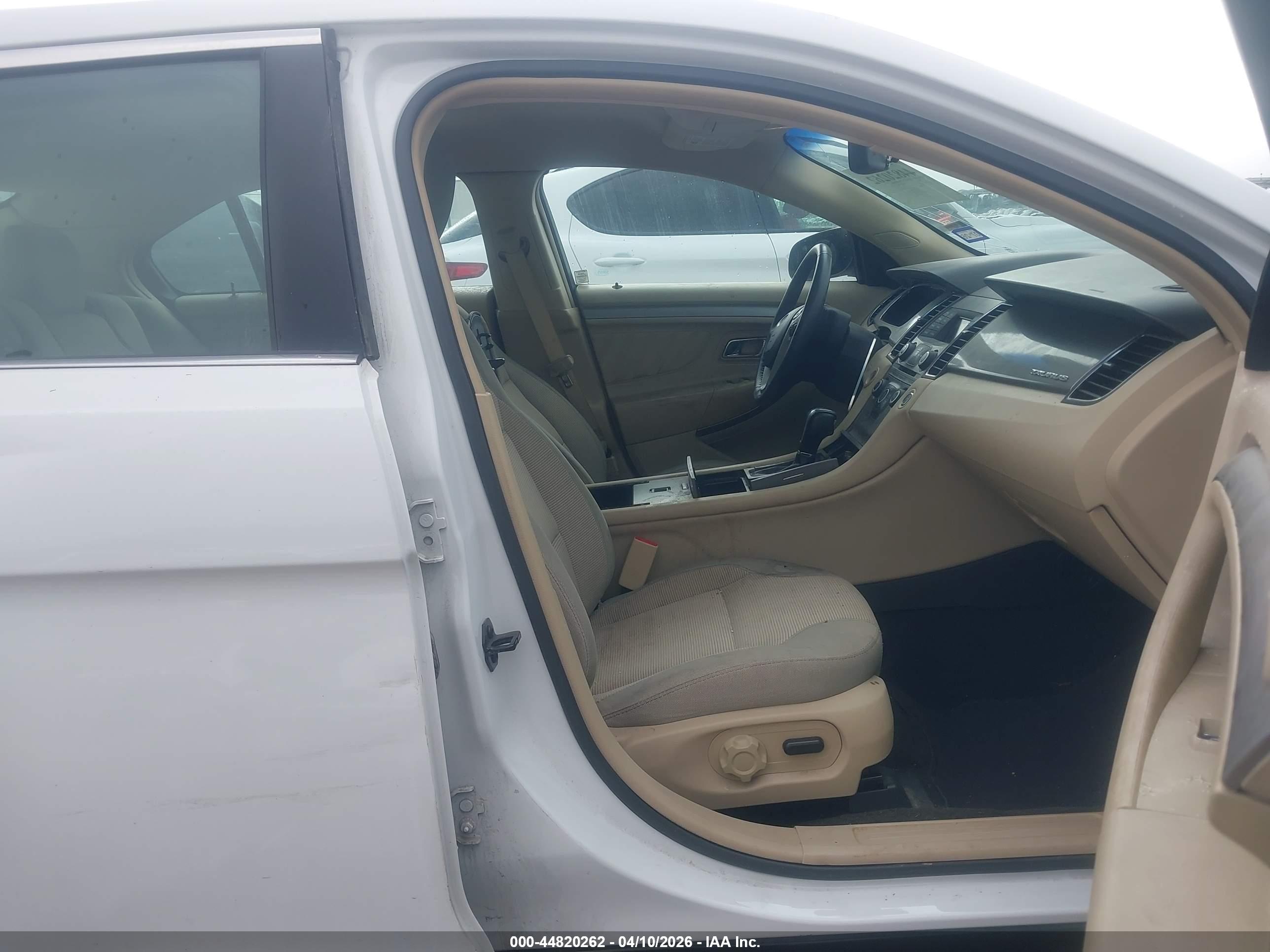 FORD TAURUS image 5