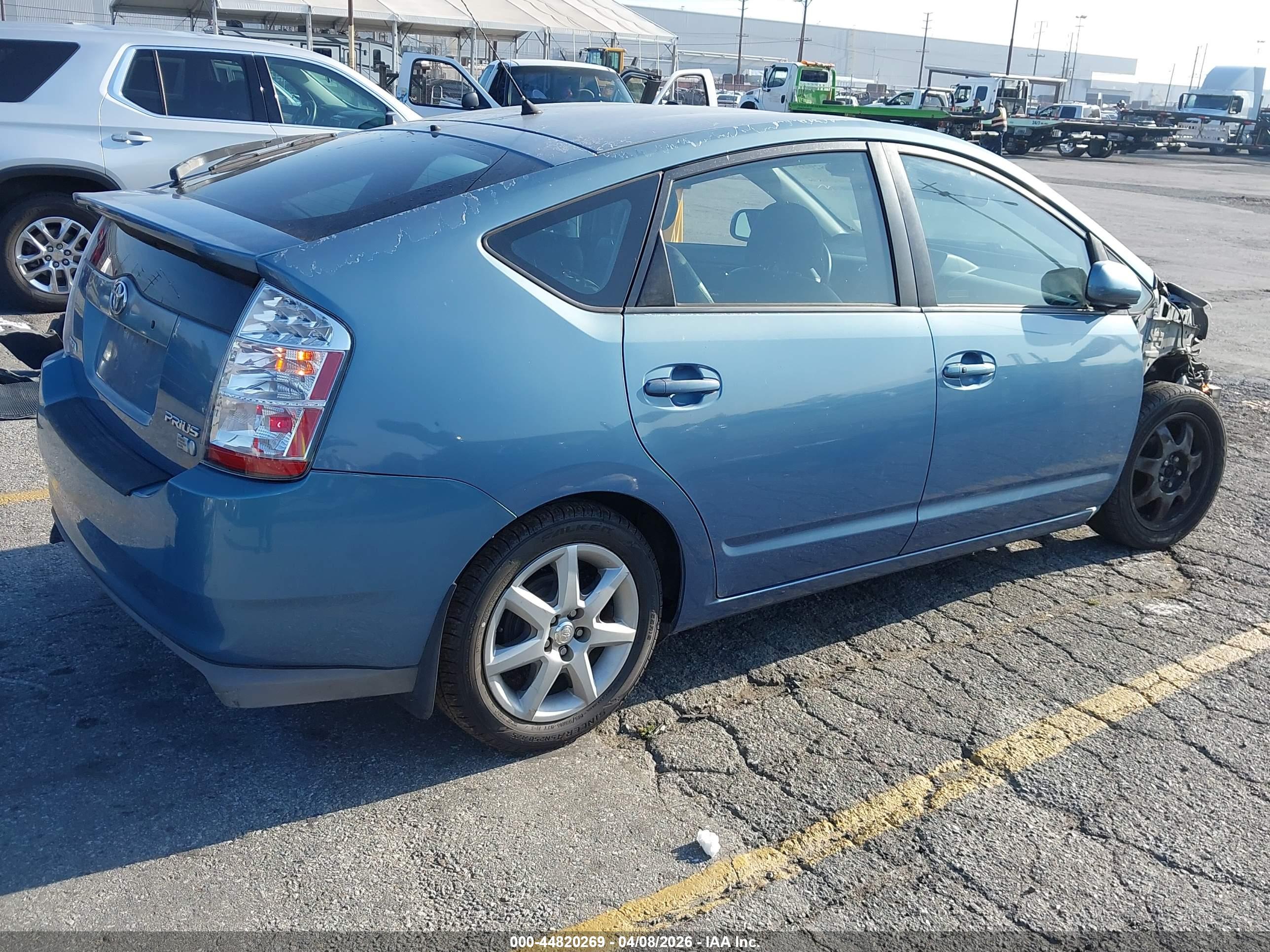 TOYOTA PRIUS image 4