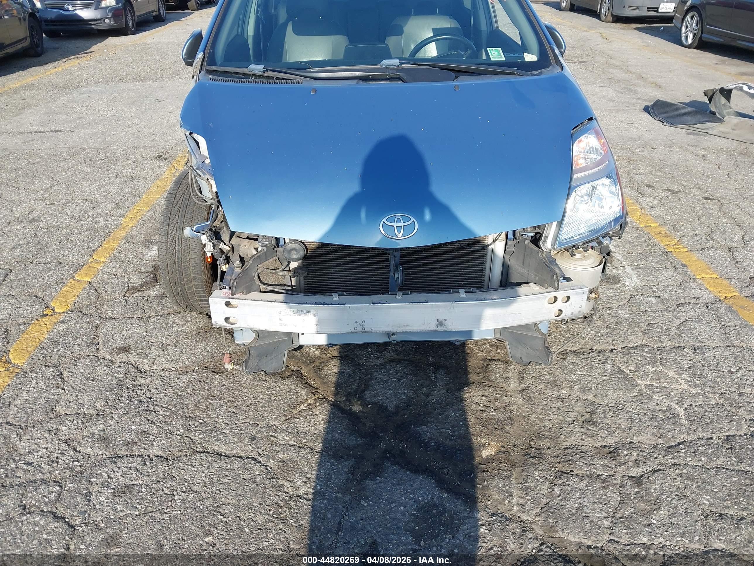 TOYOTA PRIUS image 6