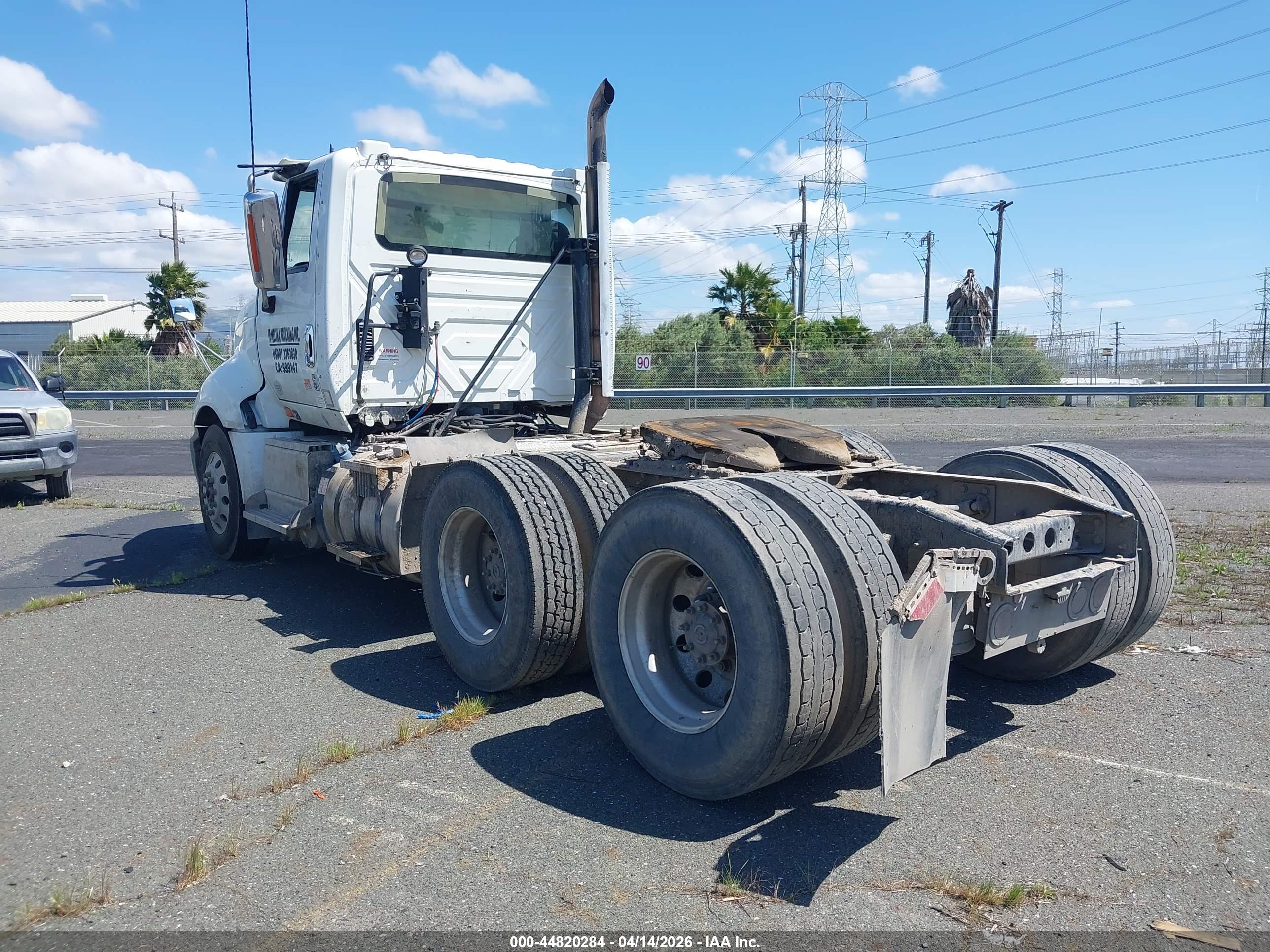 INTERNATIONAL PROSTAR image 3